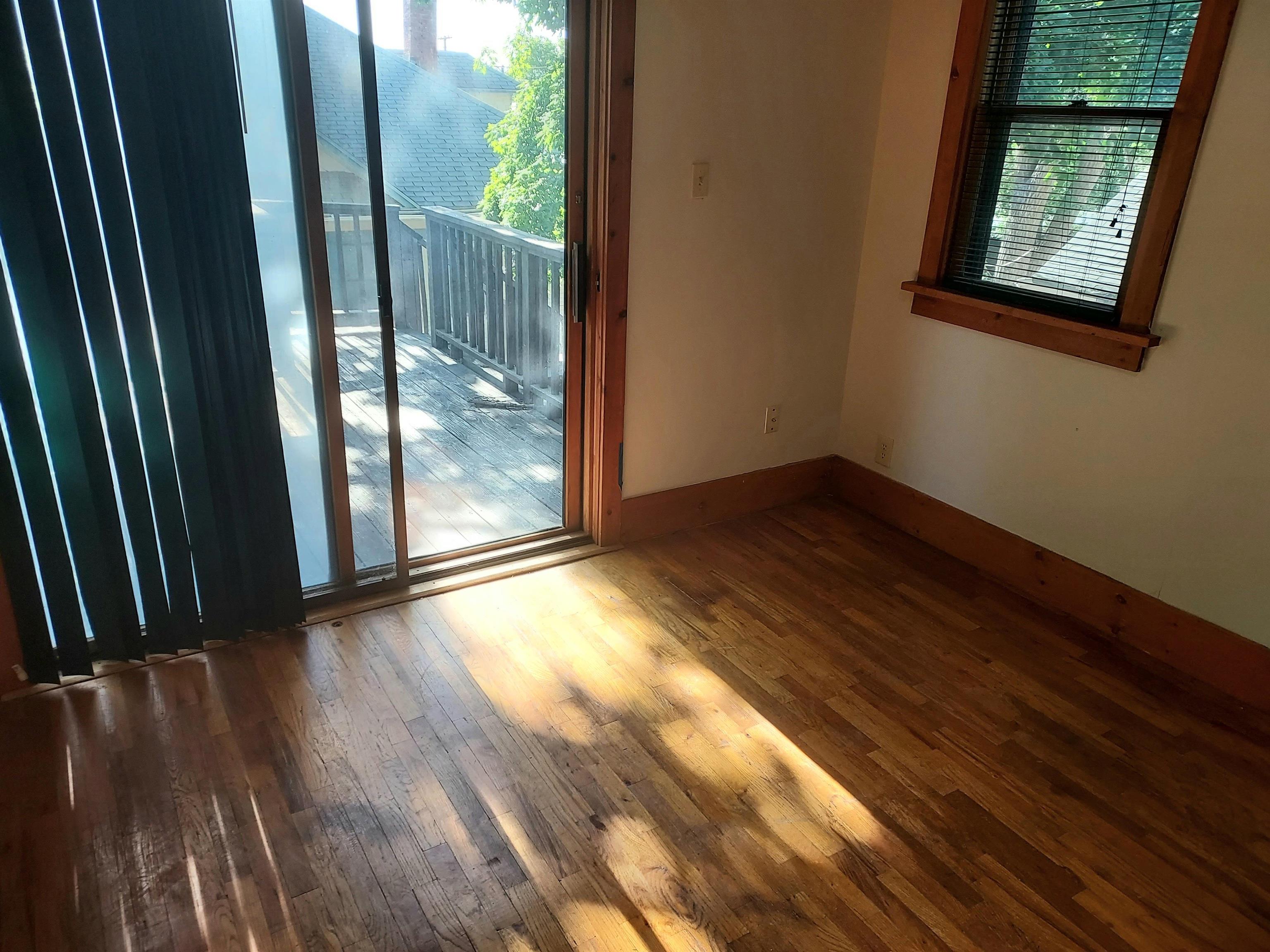 126 E 1st St Property Photo 10