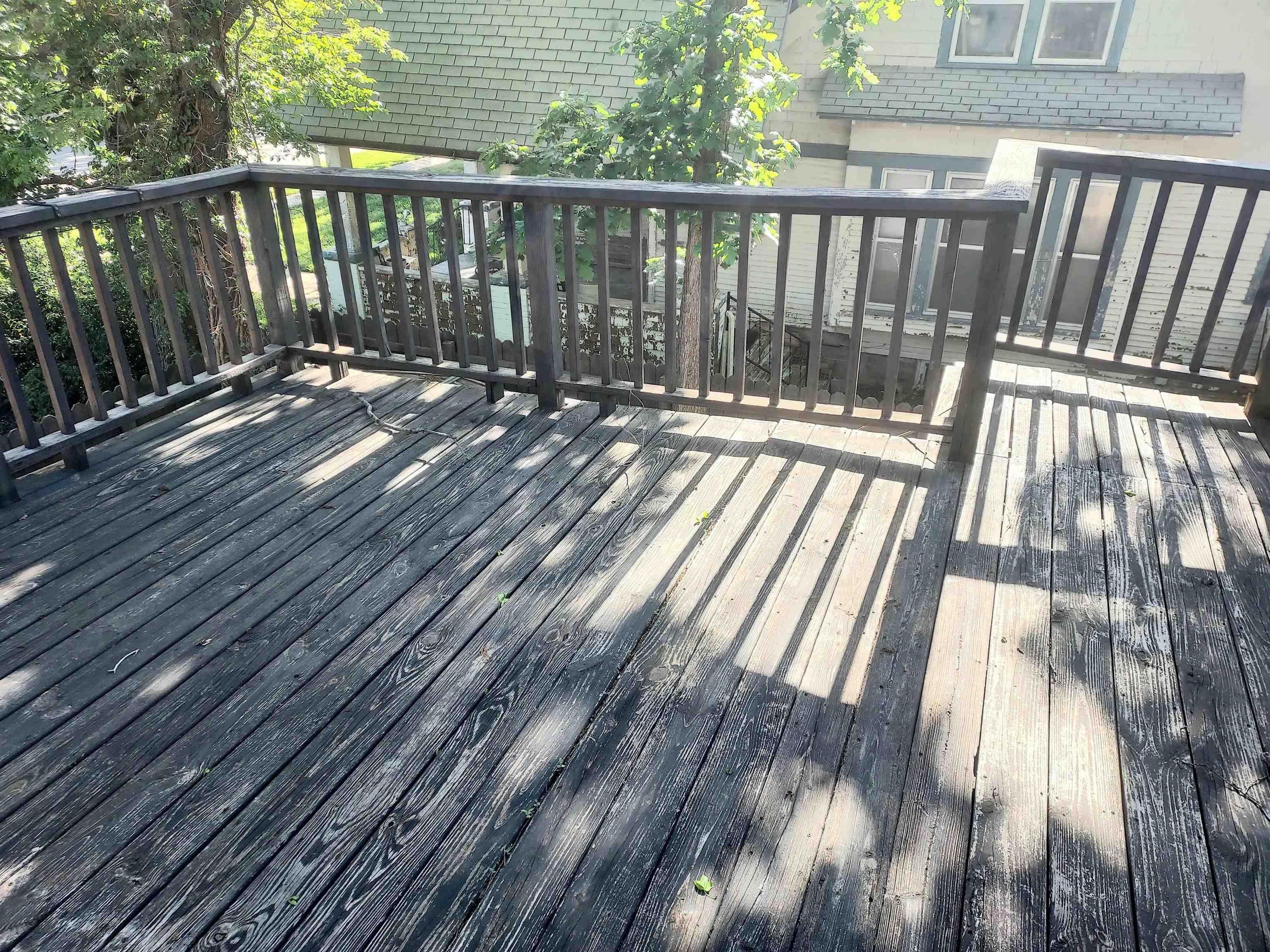 126 E 1st St Property Photo 11