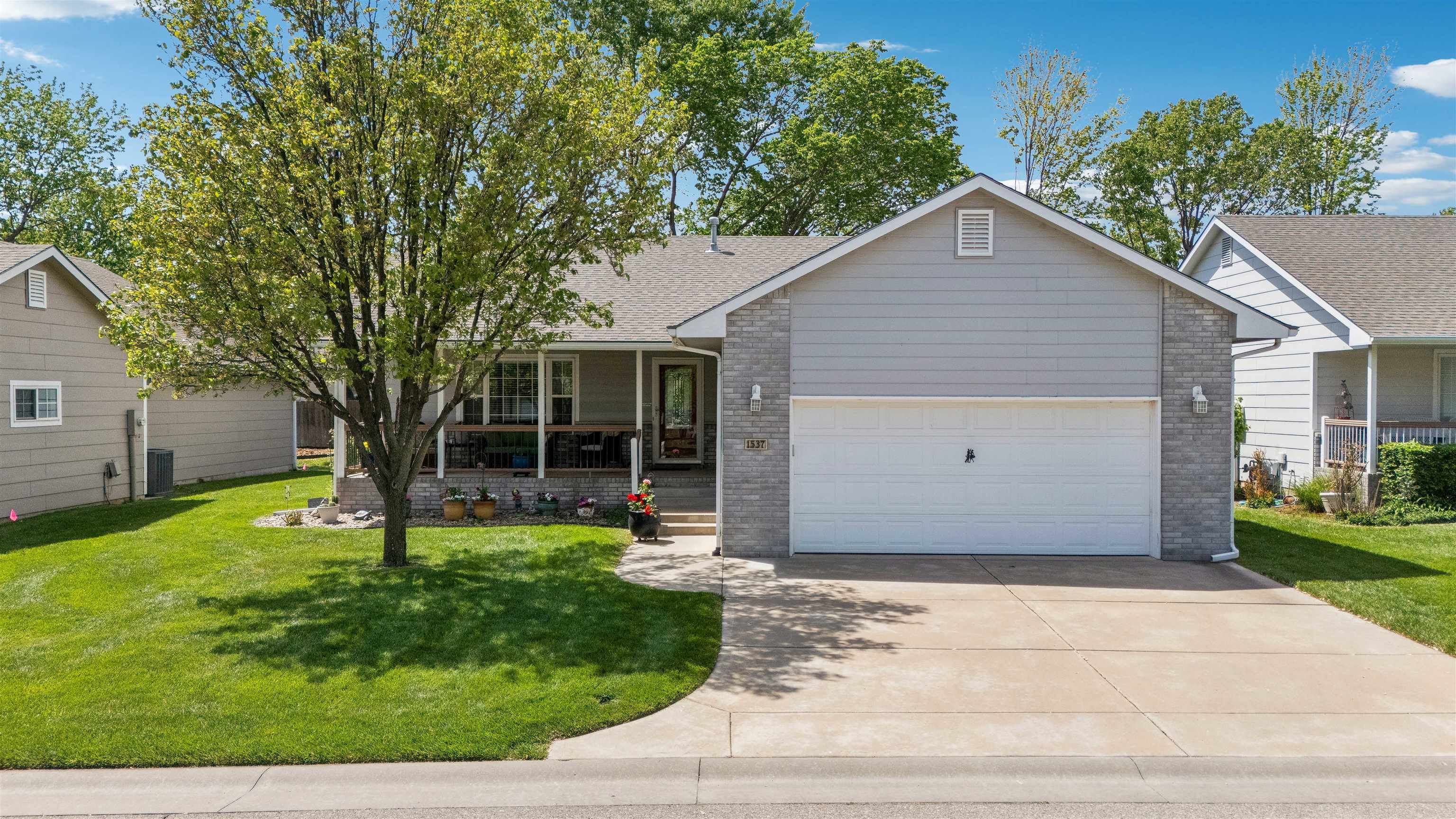 Picture of 1537 N Reca St