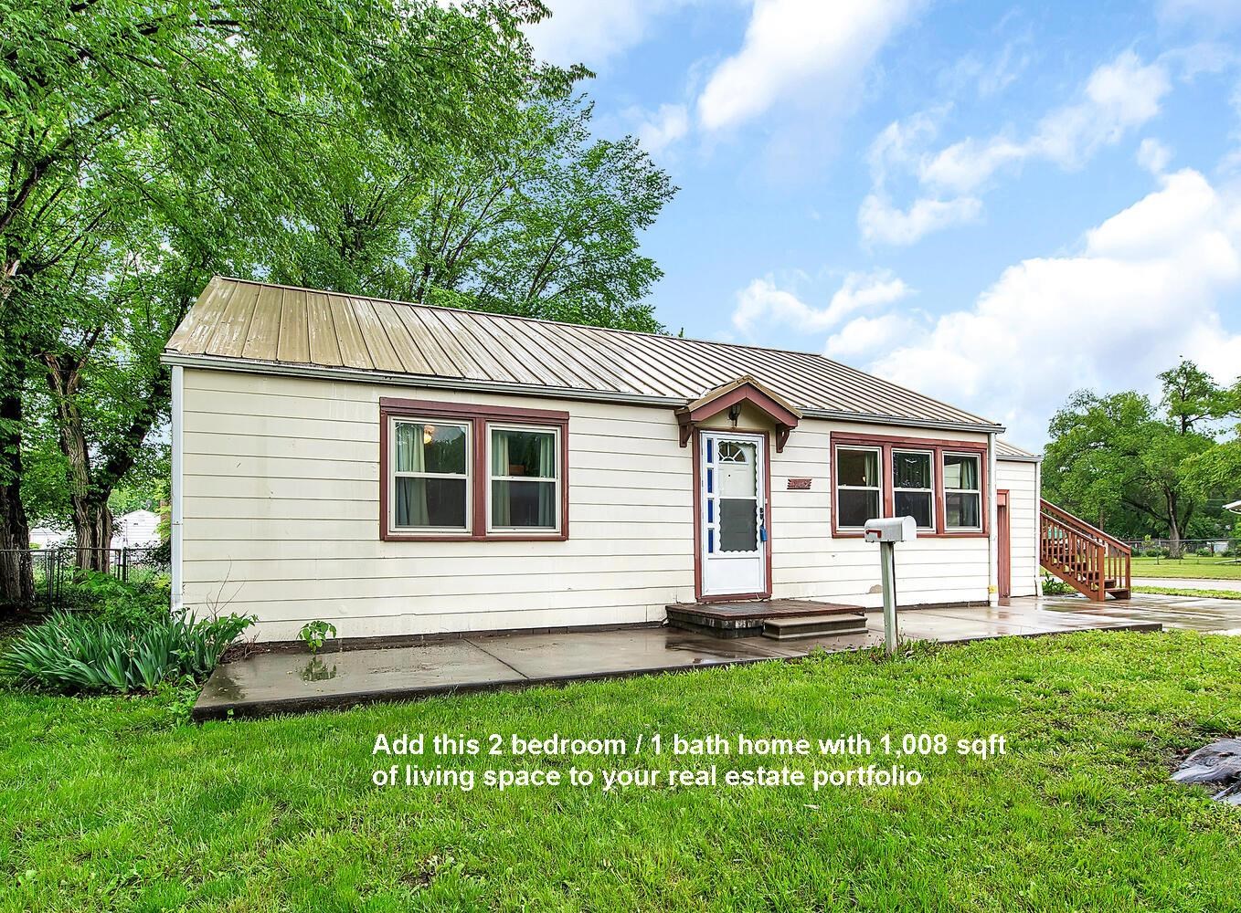 1729 Moyle St Property Photo 4
