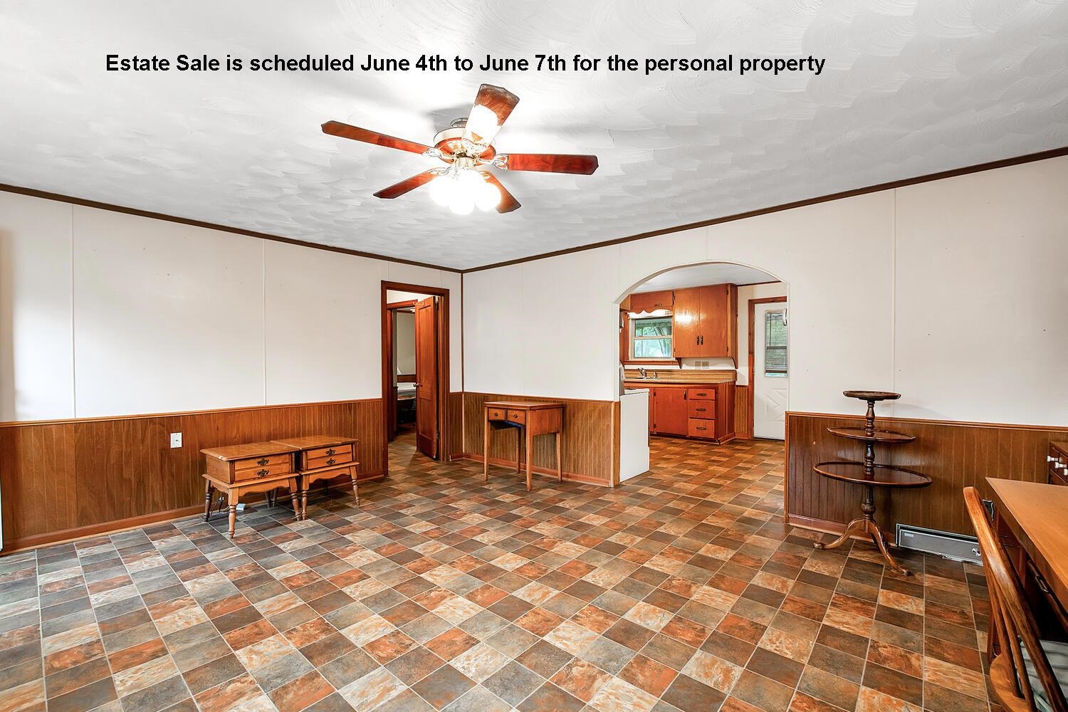 1729 Moyle St Property Photo 8