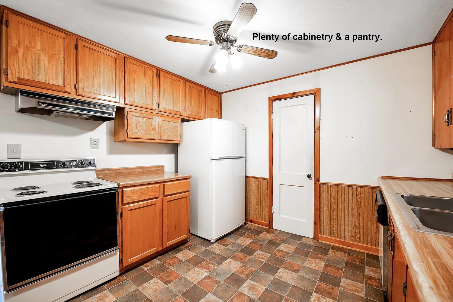 1729 Moyle St Property Photo 11