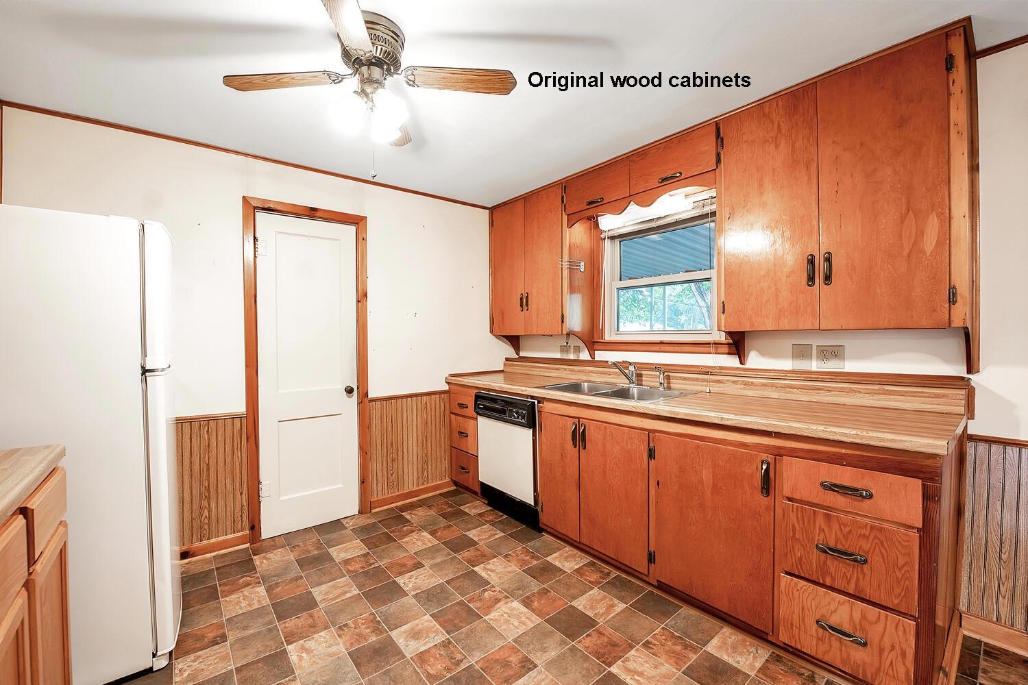 1729 Moyle St Property Photo 12