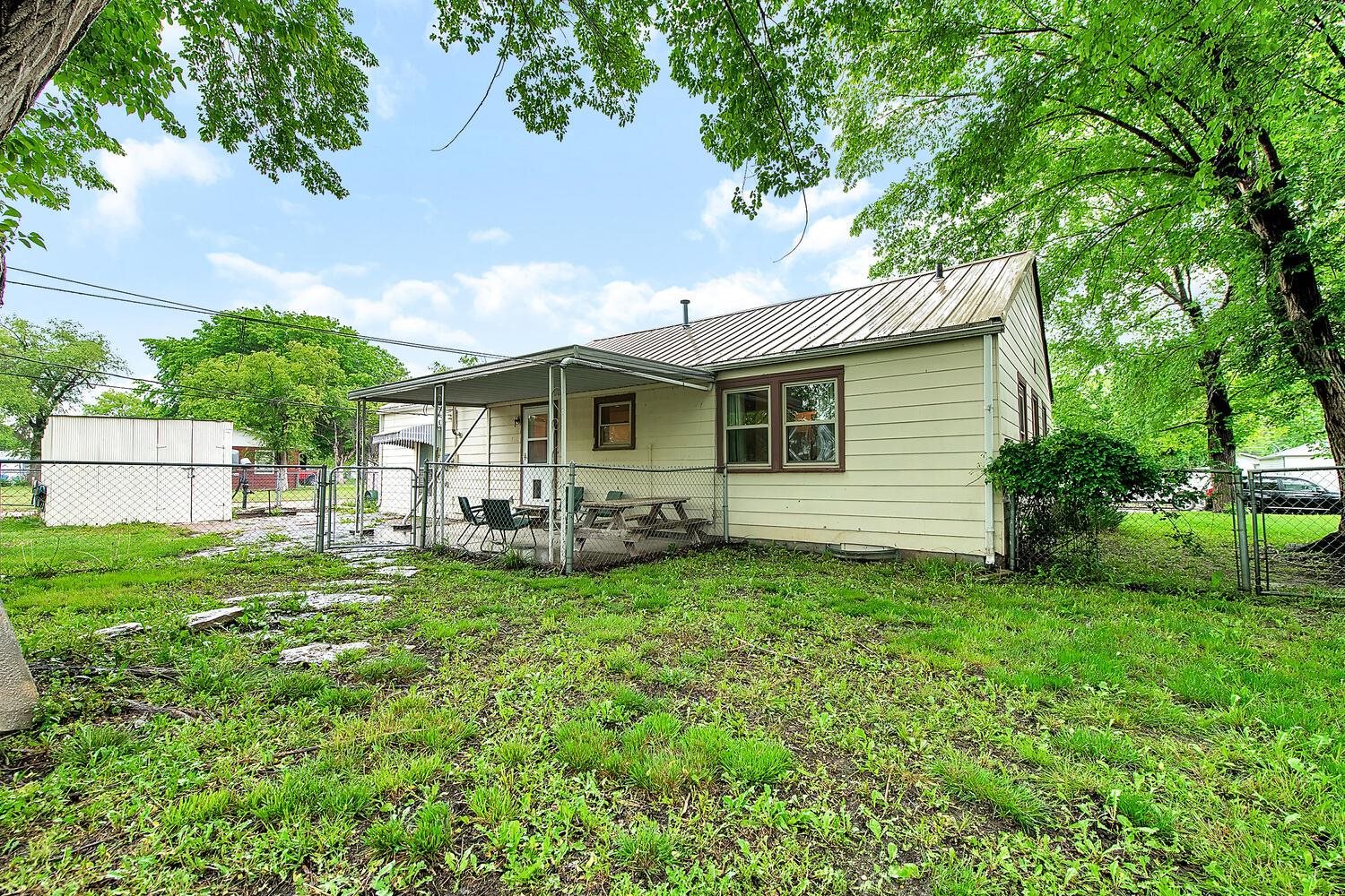 1729 Moyle St Property Photo 29
