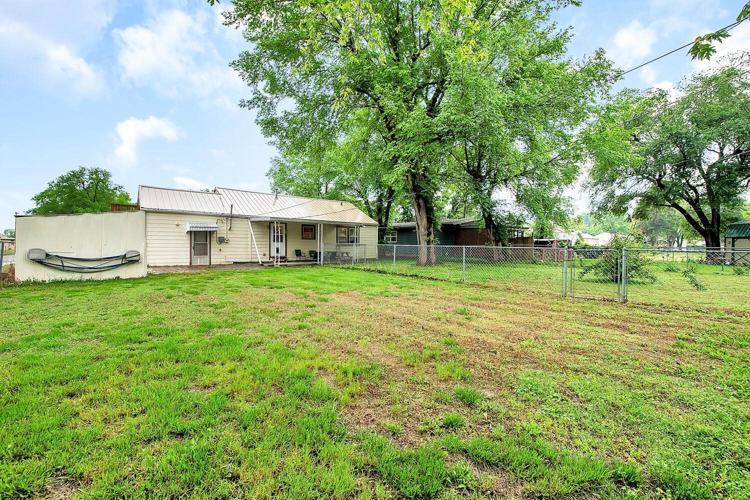 1729 Moyle St Property Photo 31