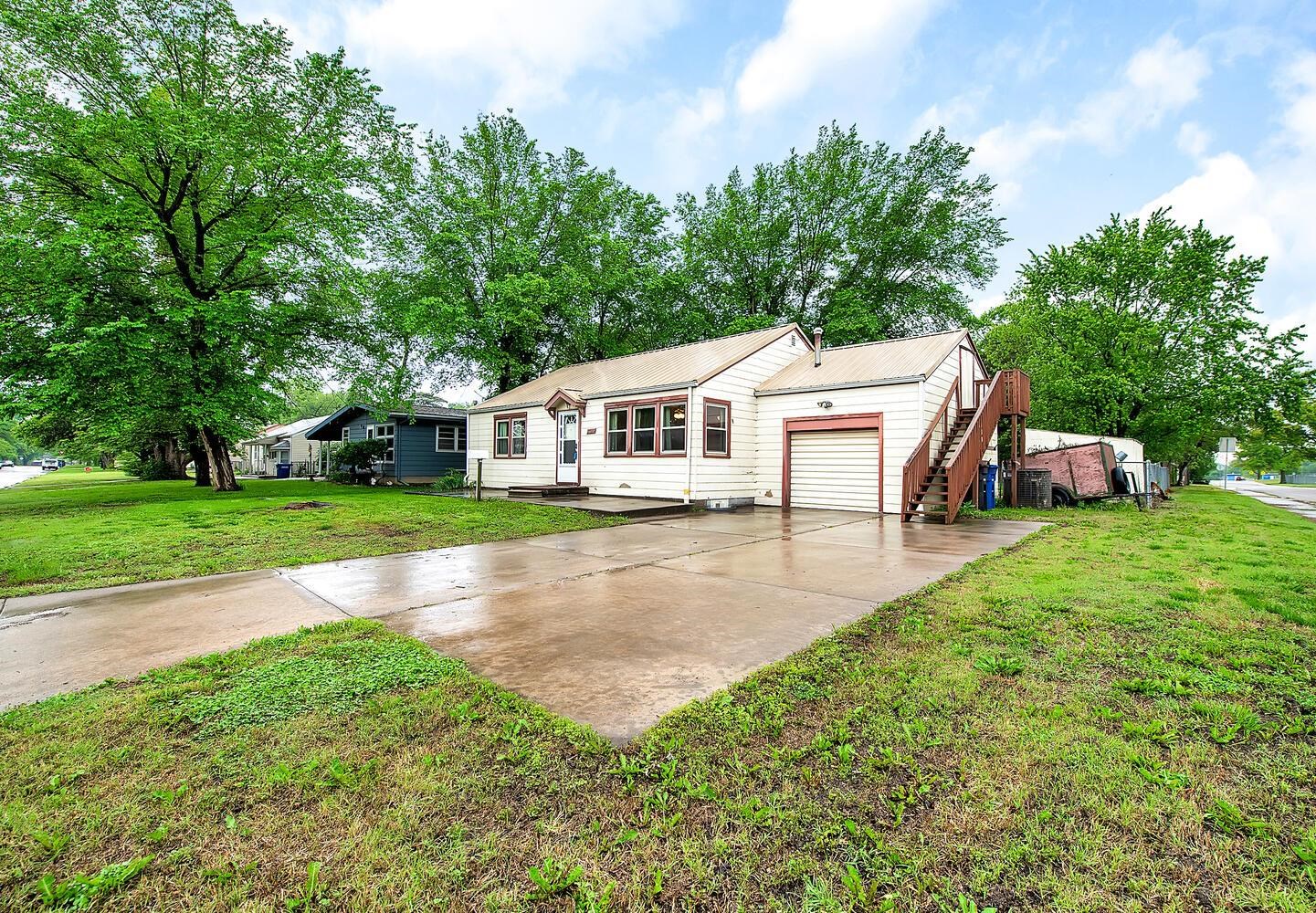 1729 Moyle St Property Photo 34