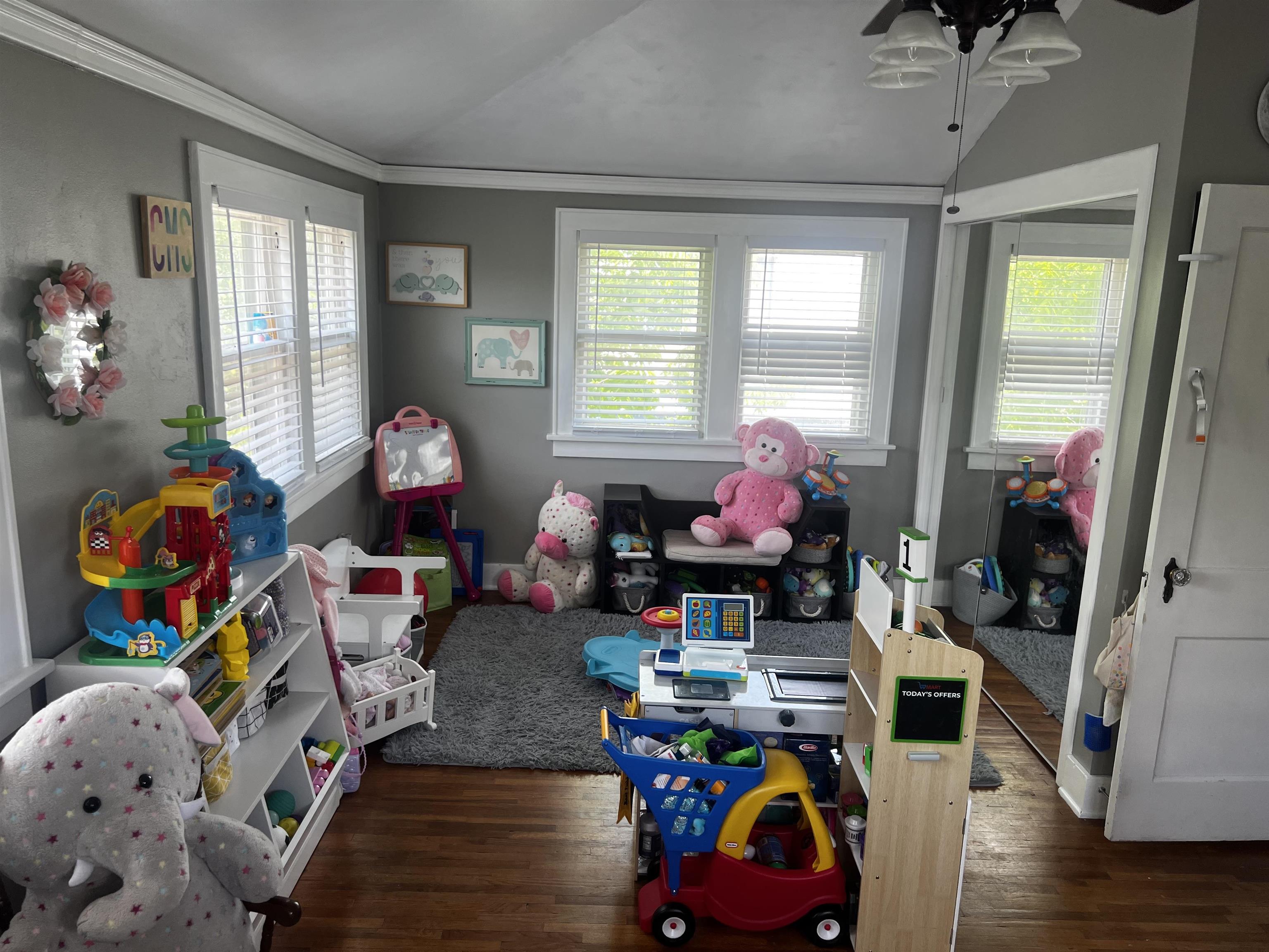 119 N Richmond Ave Property Photo 19
