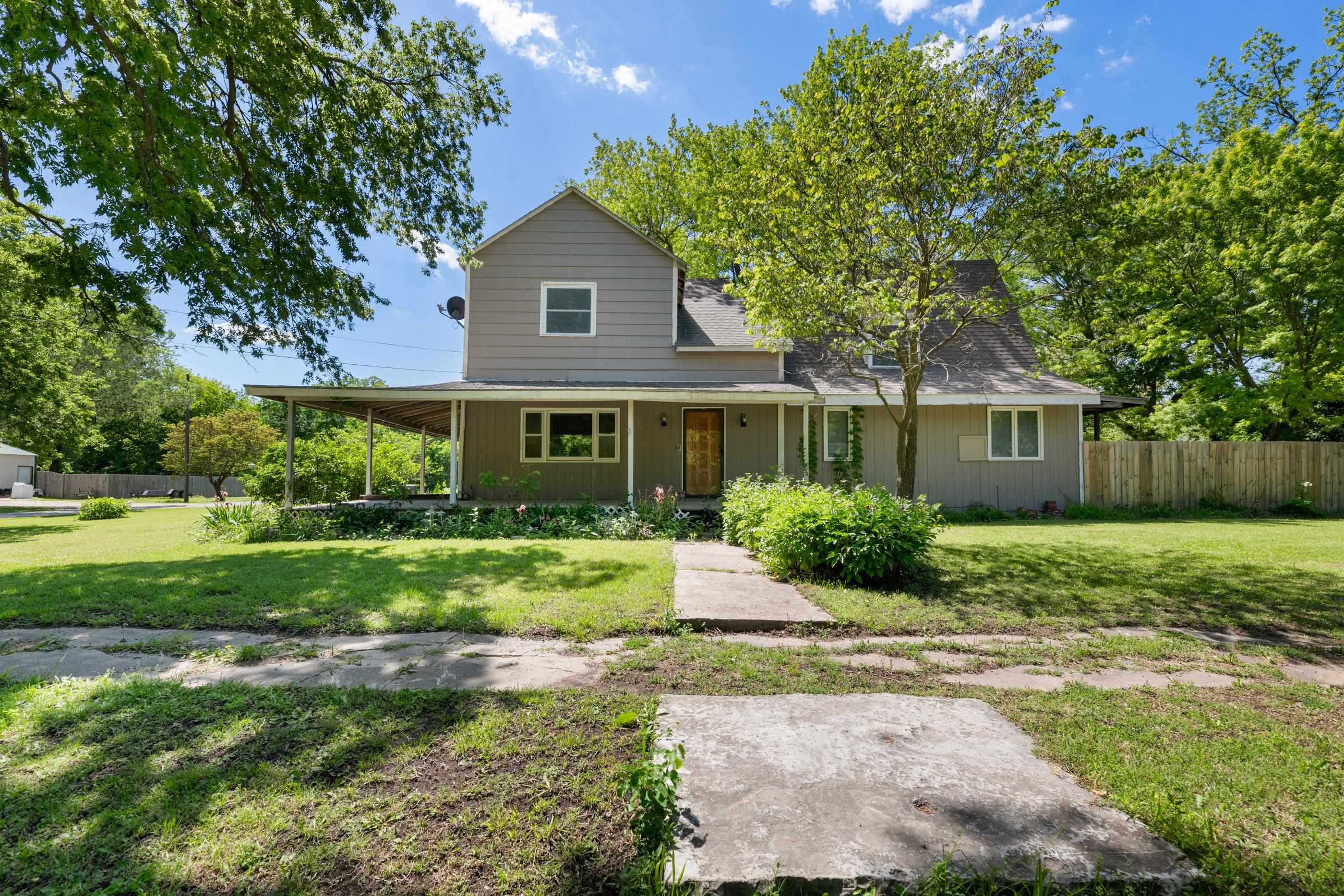 401 Walnut St Property Photo 1