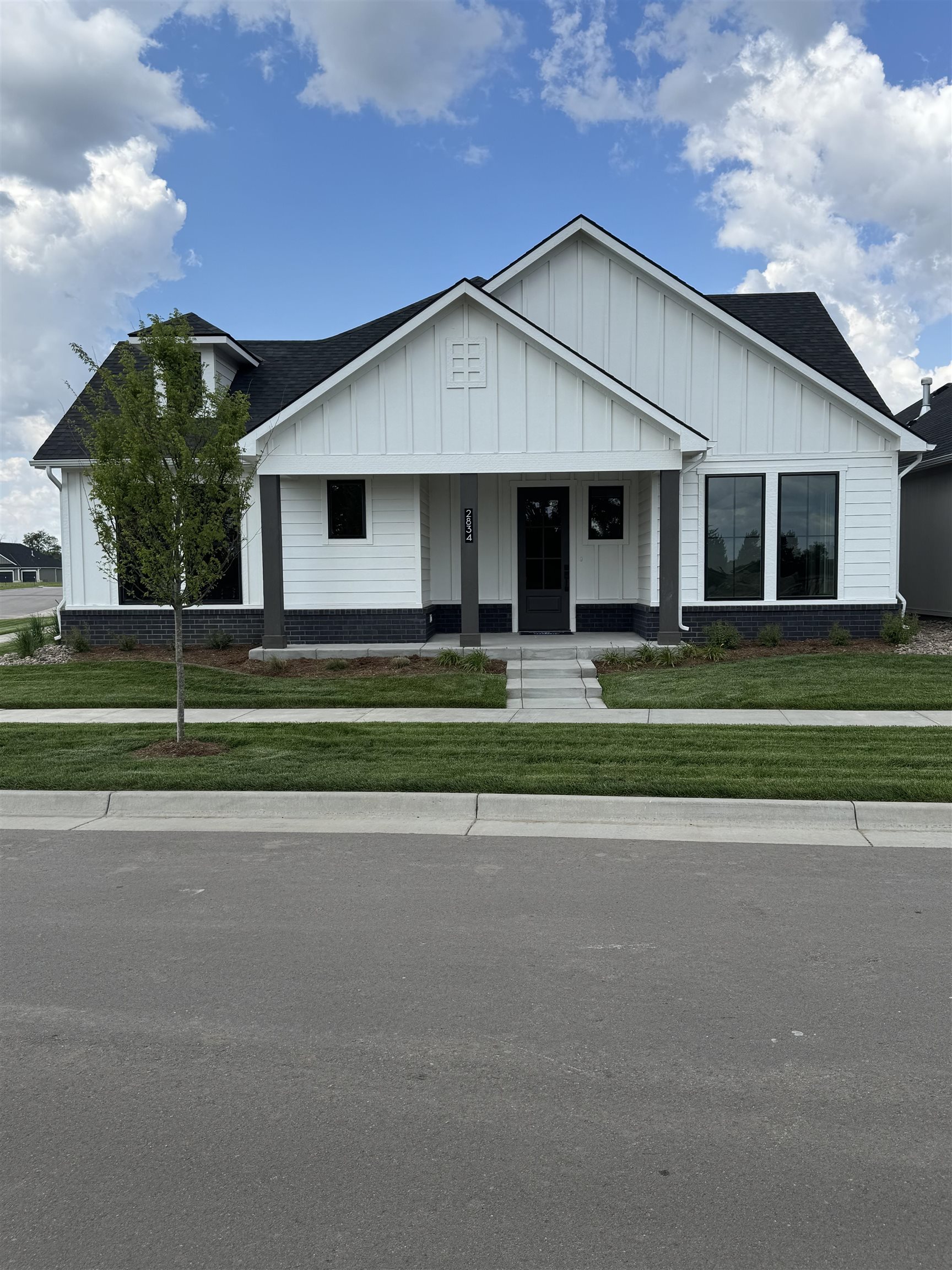 2834 W Shearwater Property Photo 1
