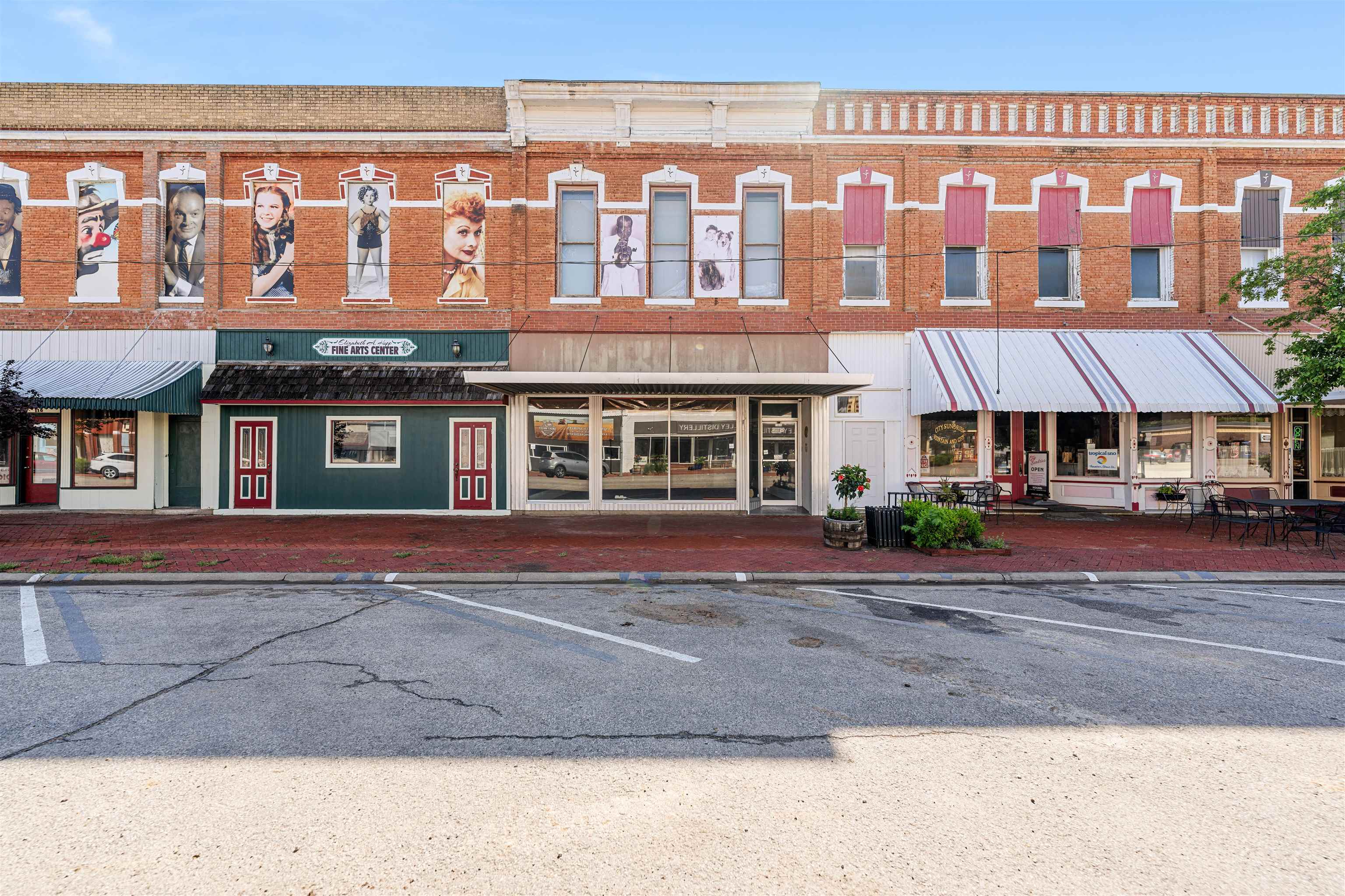 106 N Washington St Property Image