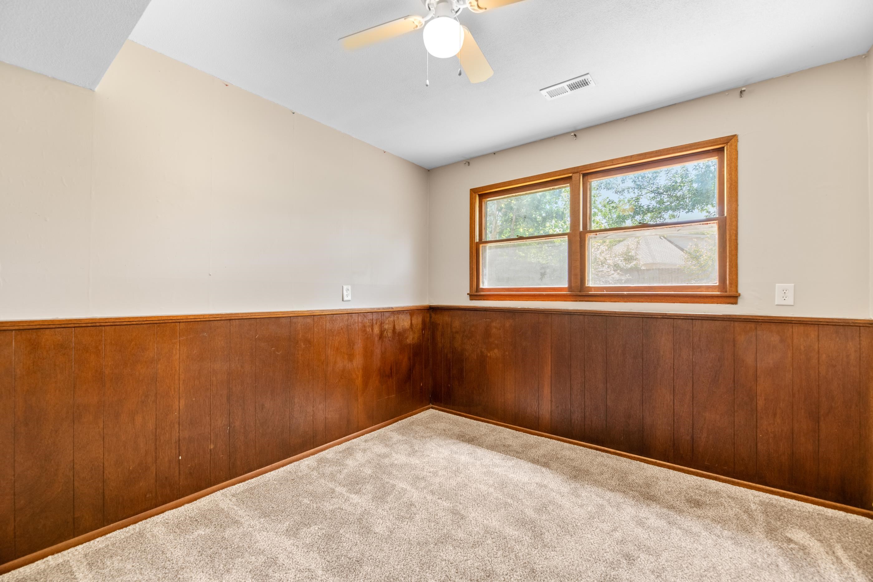 1111 N Peterson Ave Property Photo 15