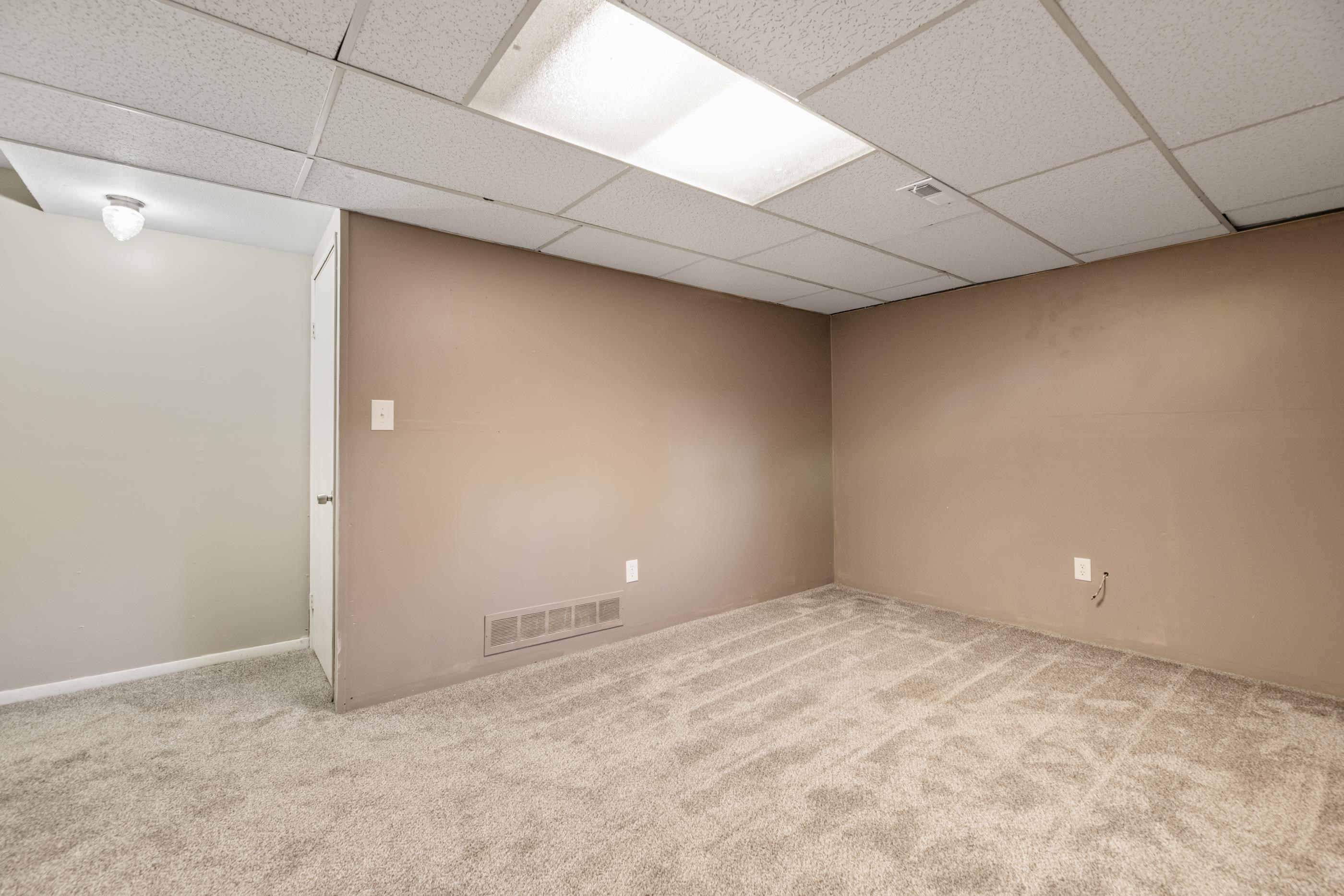 1111 N Peterson Ave Property Photo 18