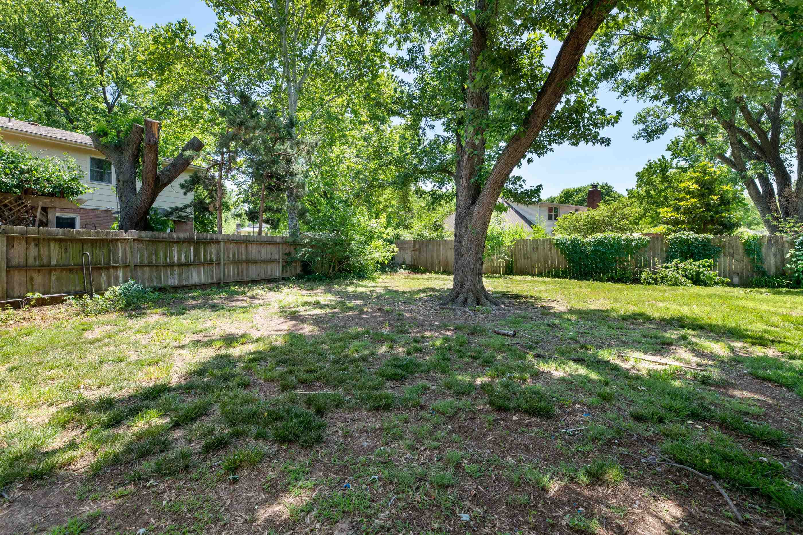 1111 N Peterson Ave Property Photo 23