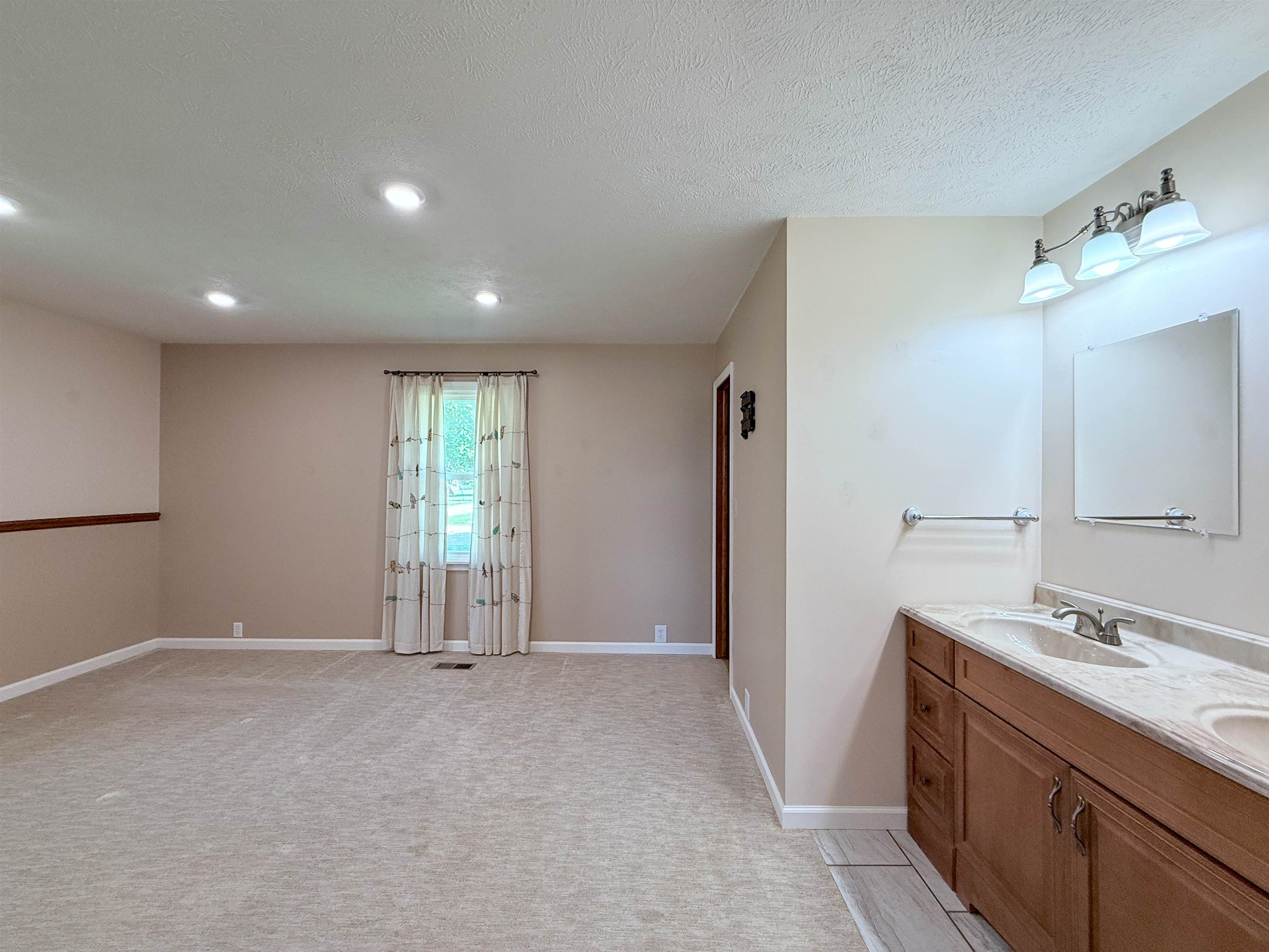 112 Willow Property Photo 15