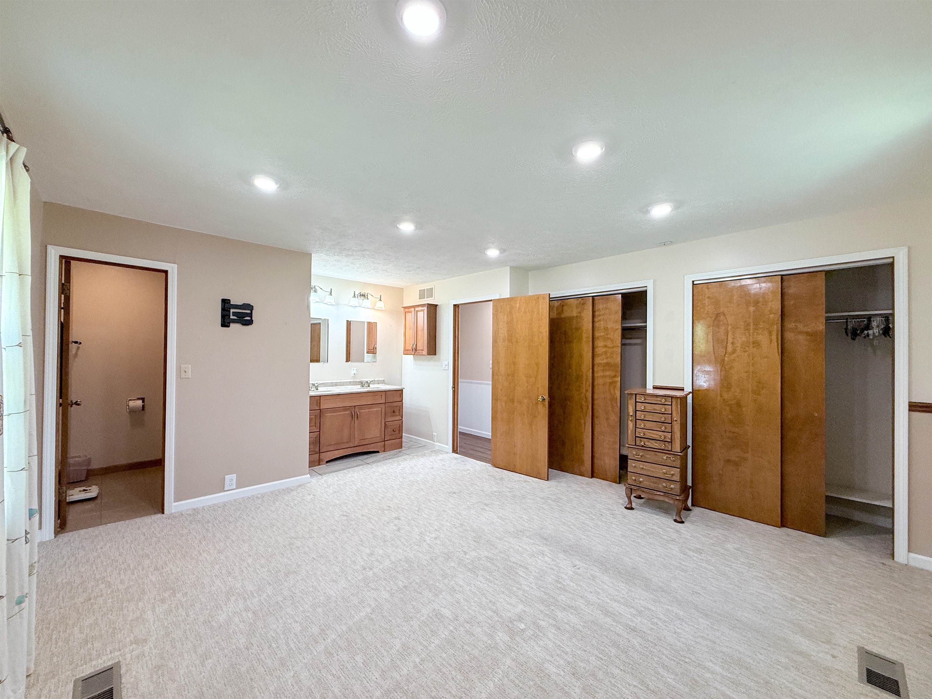 112 Willow Property Photo 16