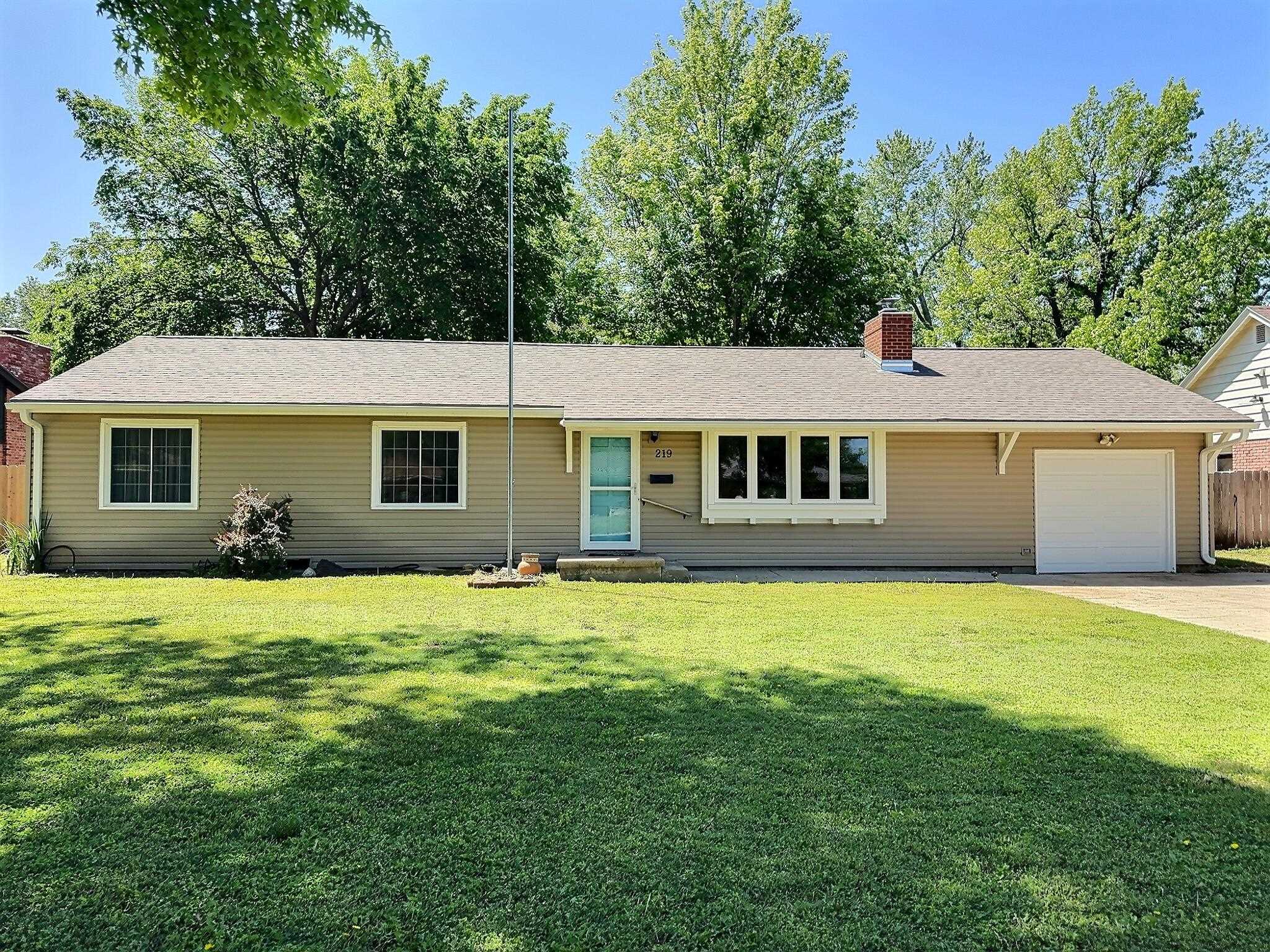 219 Countryside Dr Property Photo