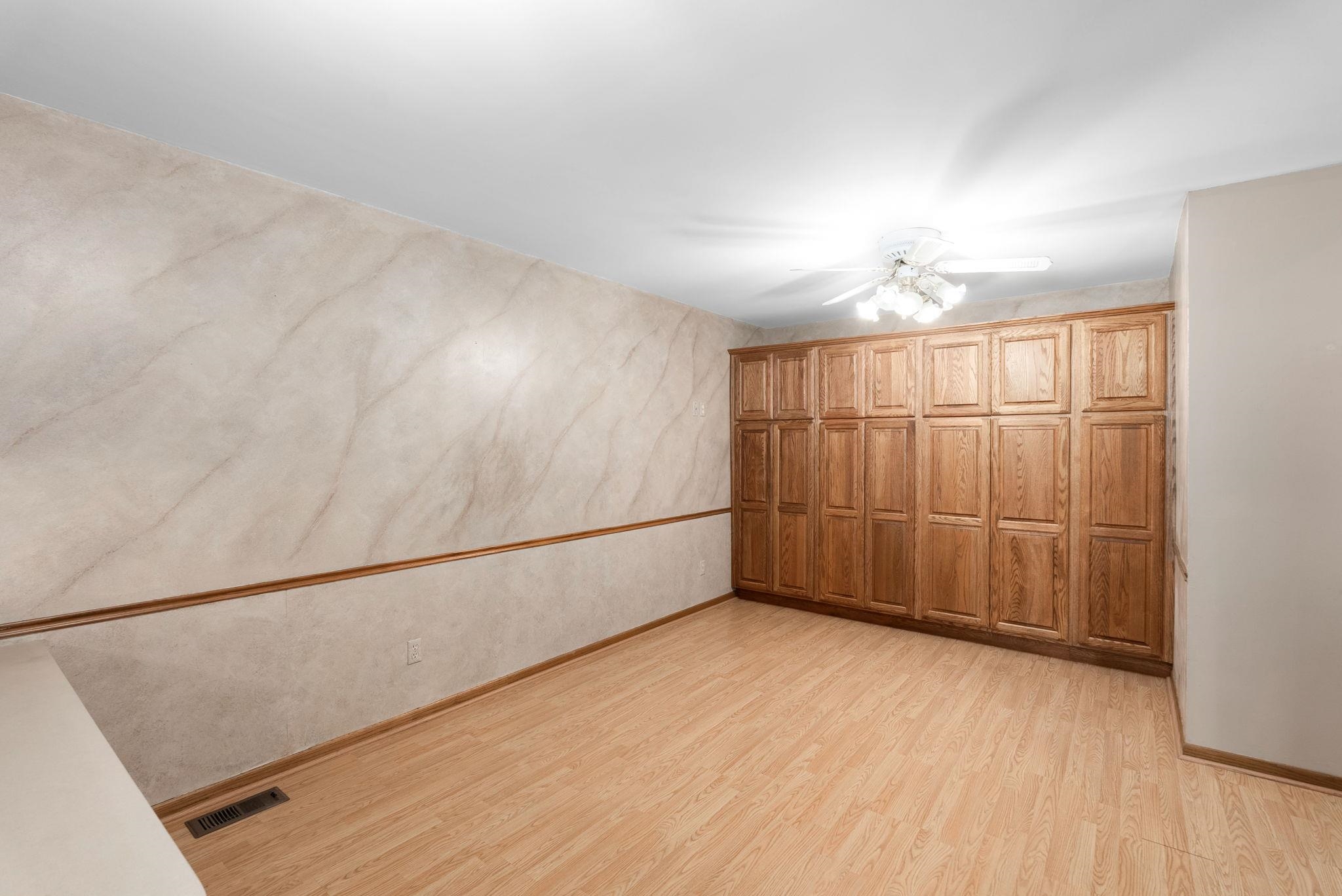 909 N Maize Rd Property Photo 10