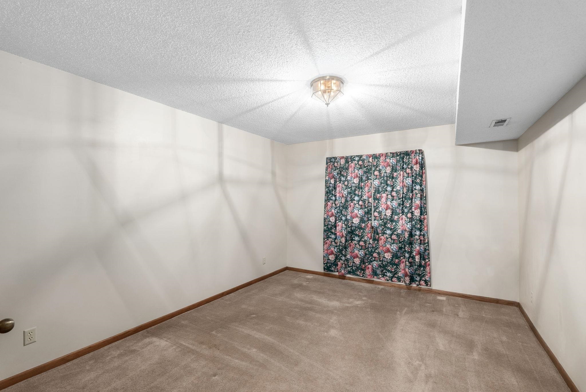 909 N Maize Rd Property Photo 26
