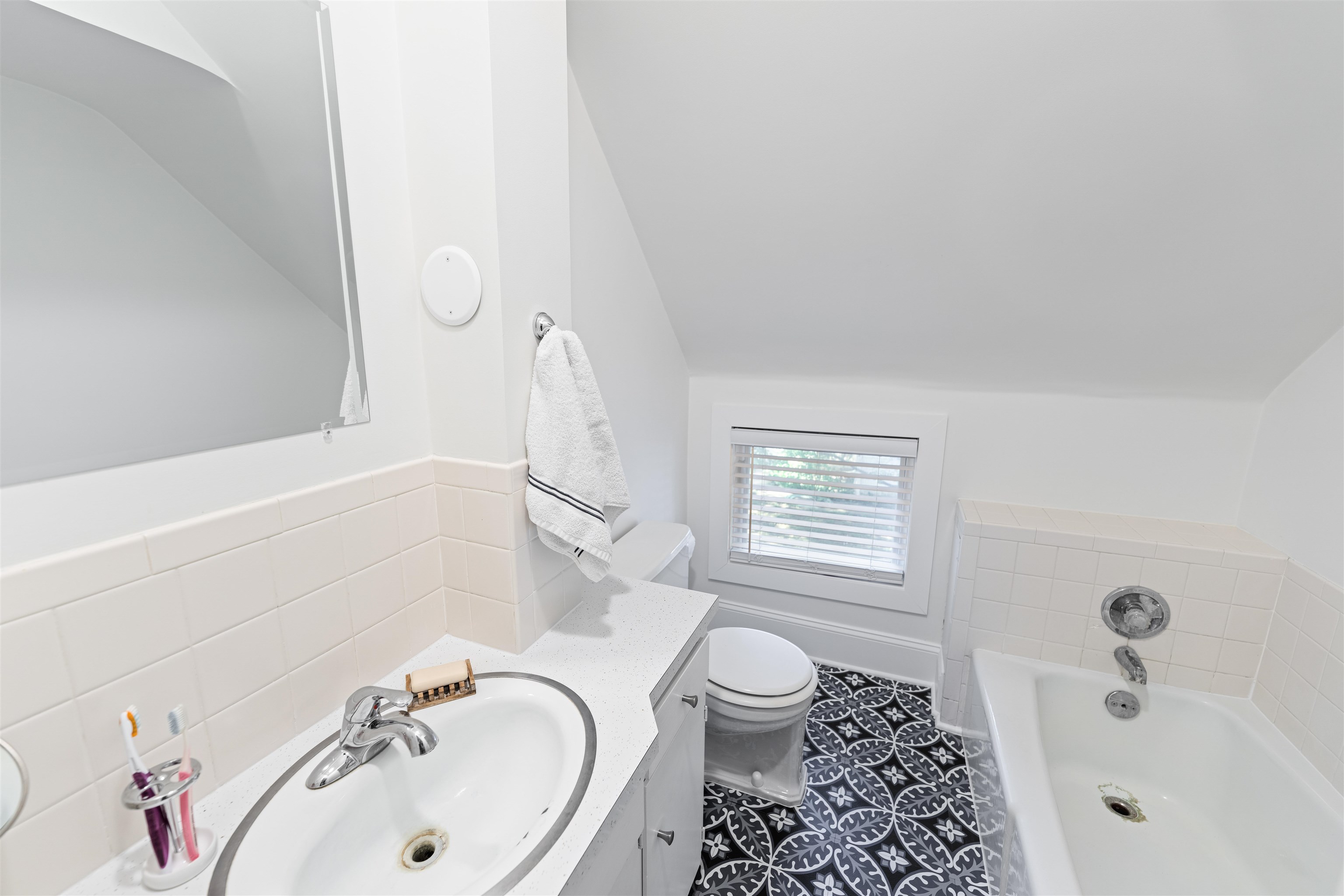 231 N 1st St. Property Photo 18