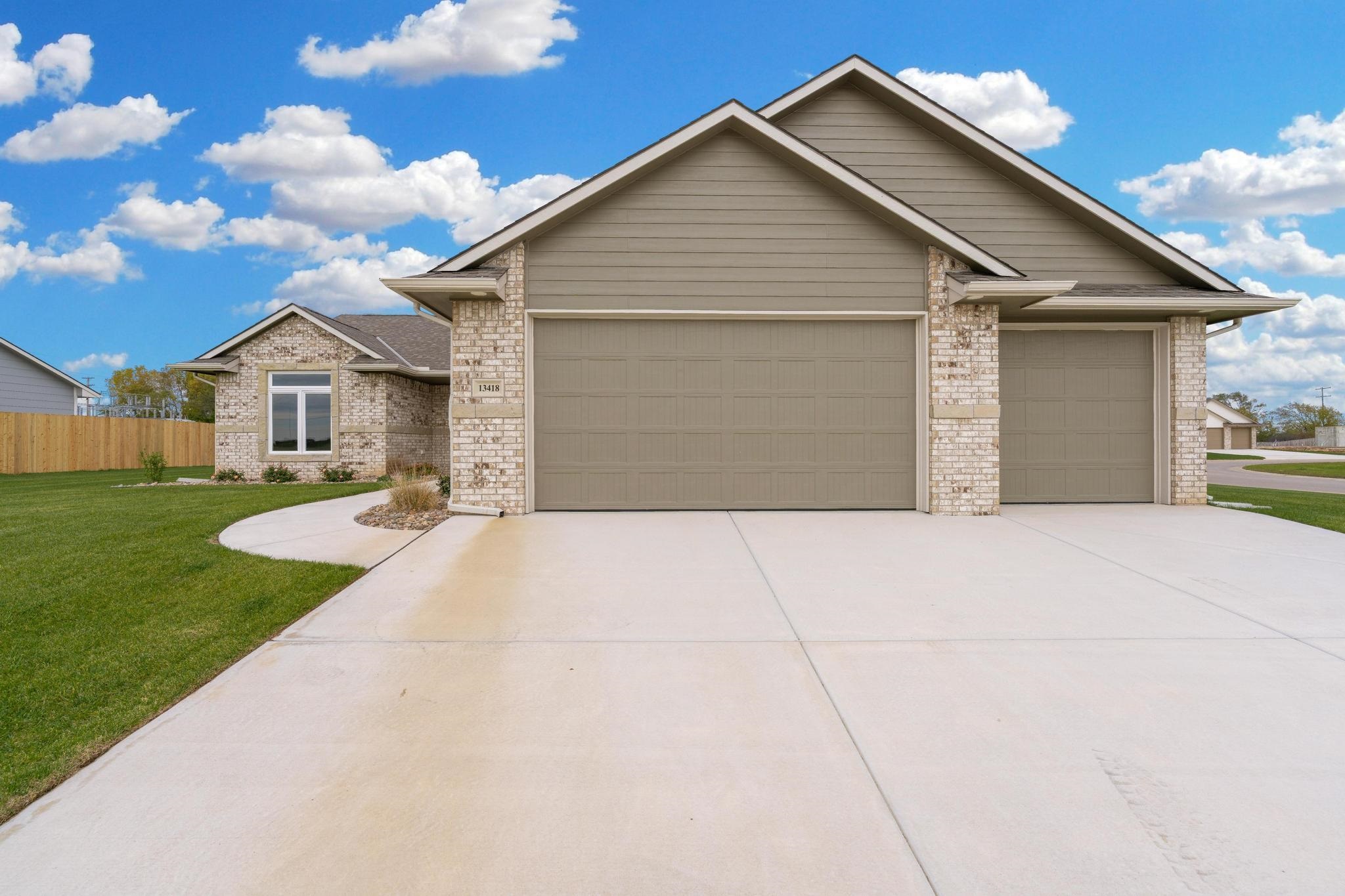 13418 W Jewell St Property Photo 3