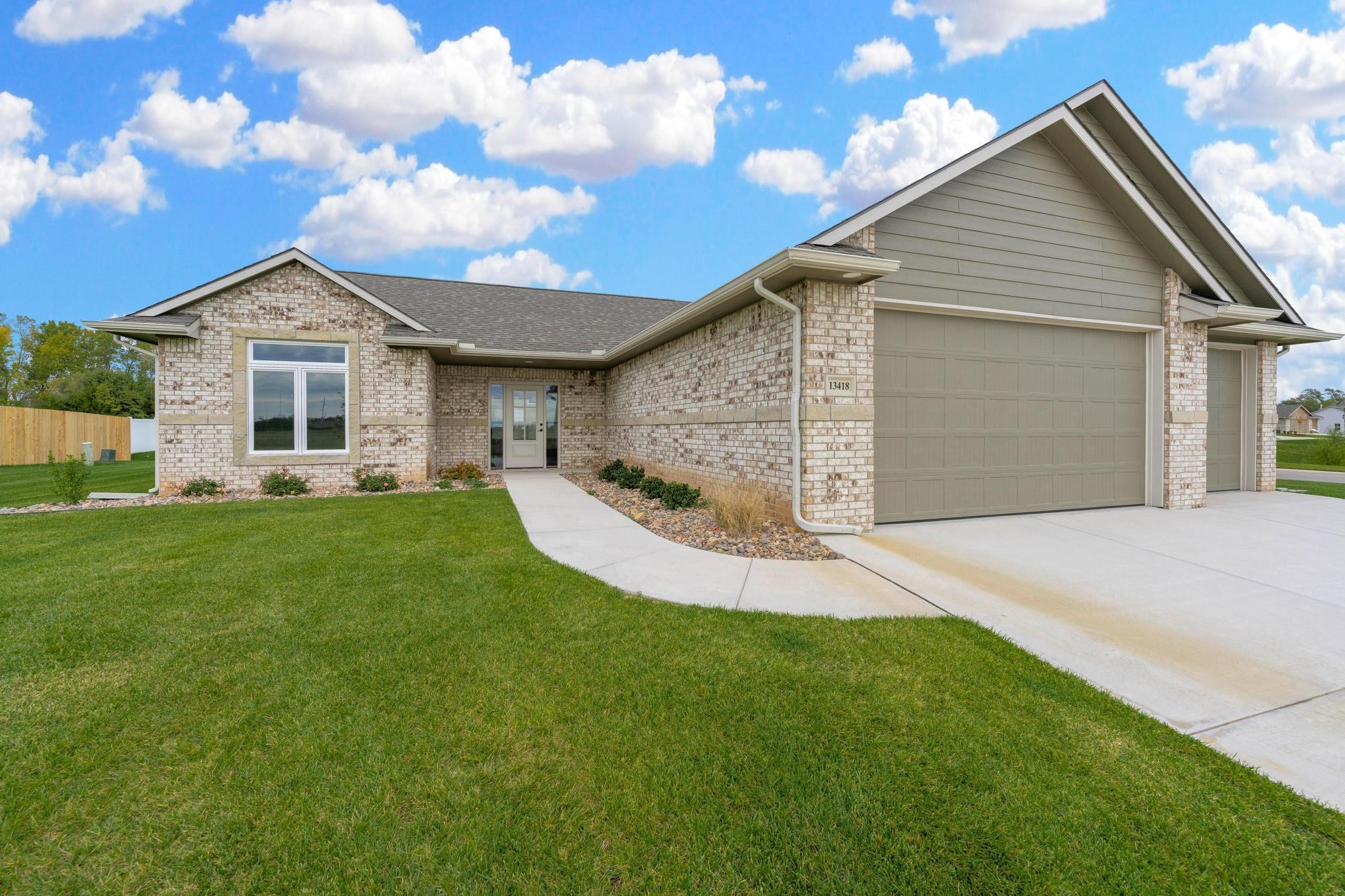 13418 W Jewell St Property Photo 4