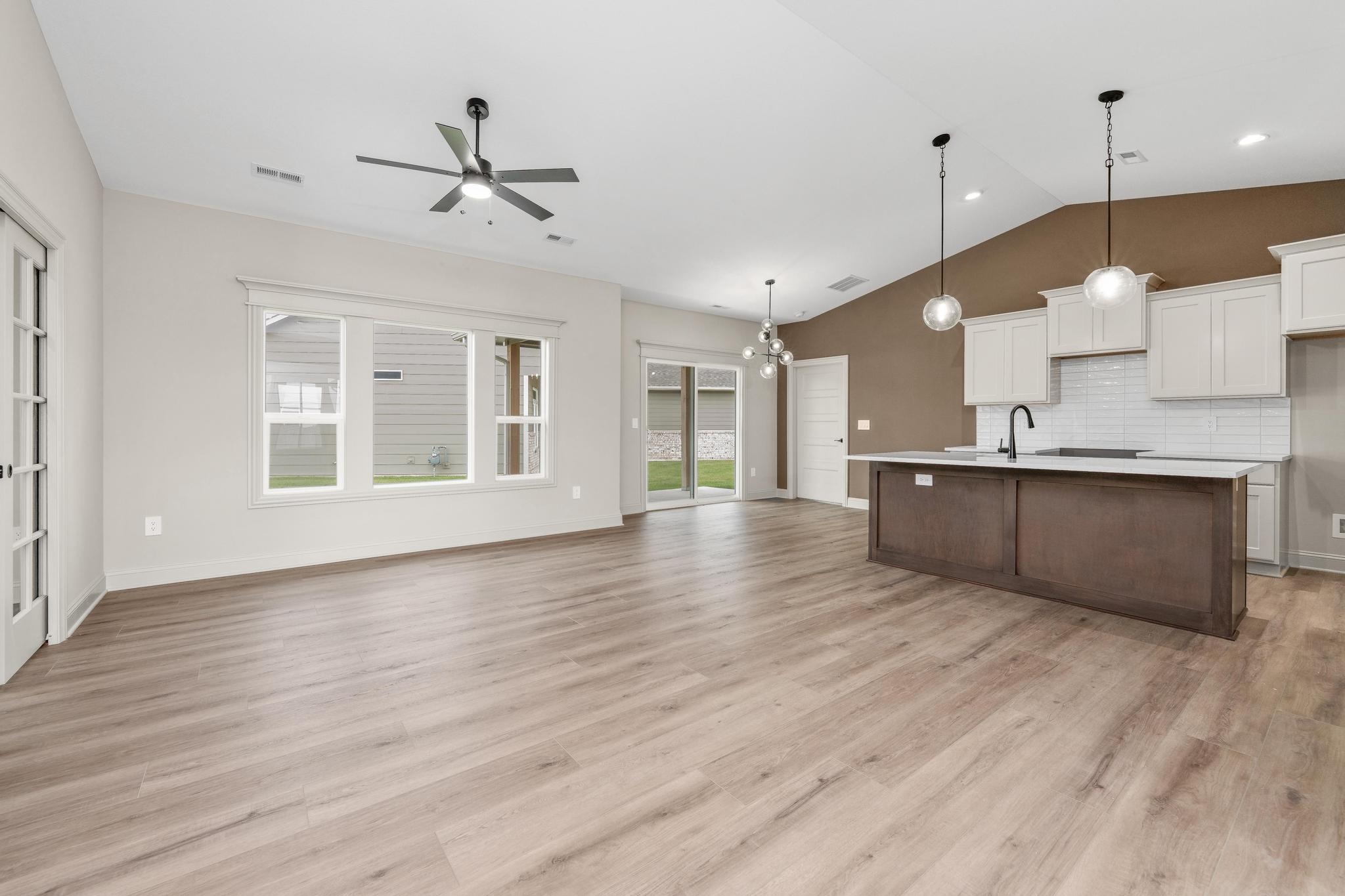 13418 W Jewell St Property Photo 5