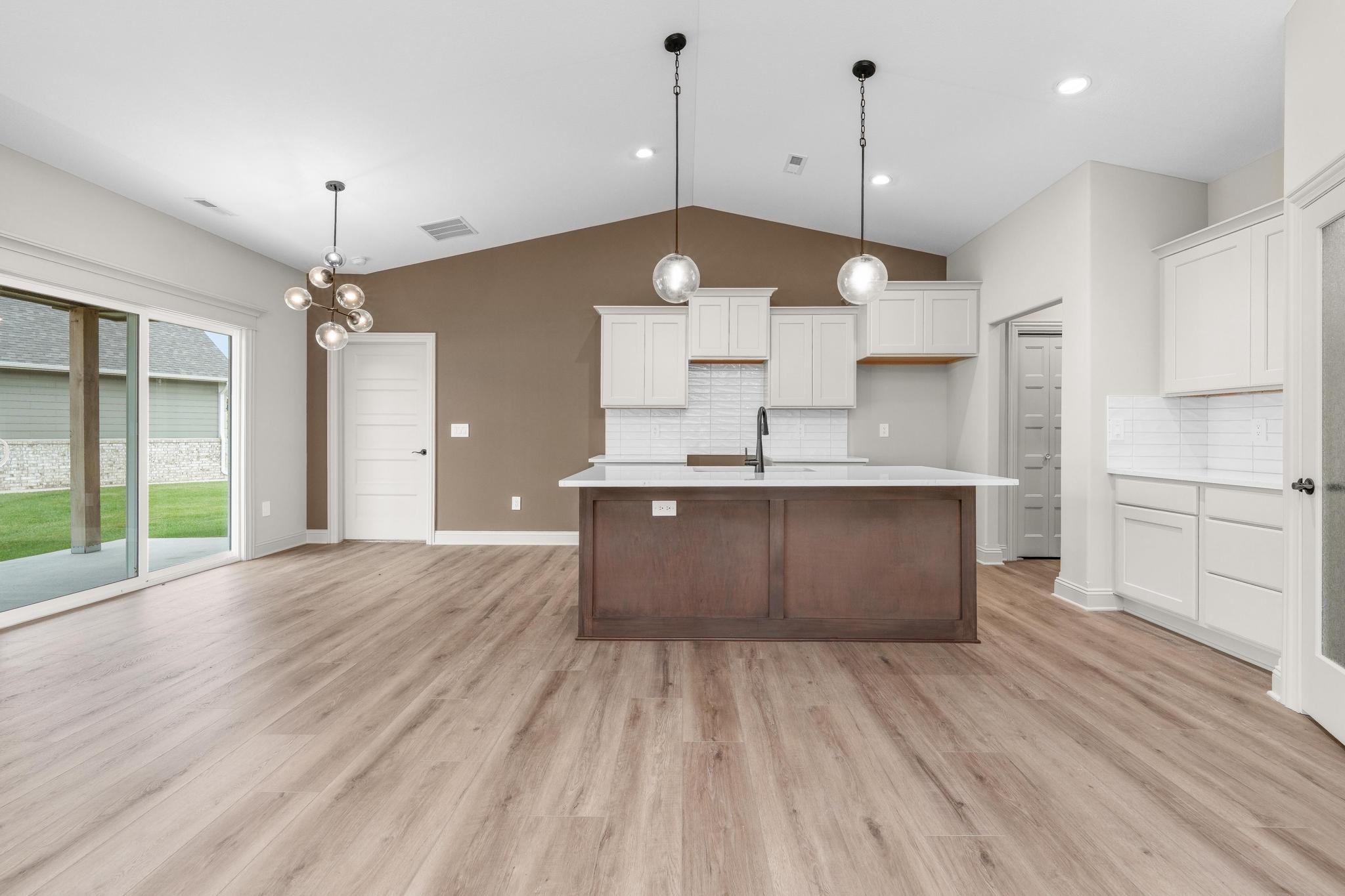 13418 W Jewell St Property Photo 9