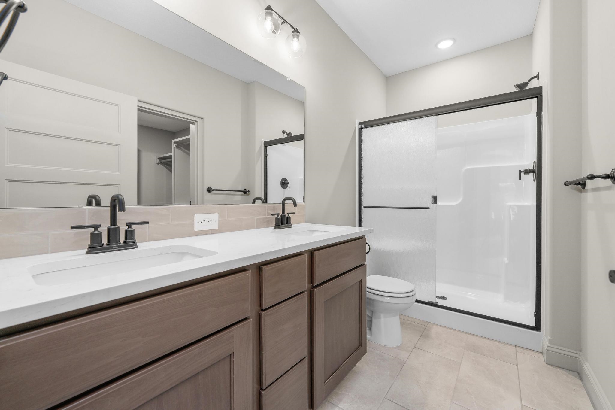 13418 W Jewell St Property Photo 24