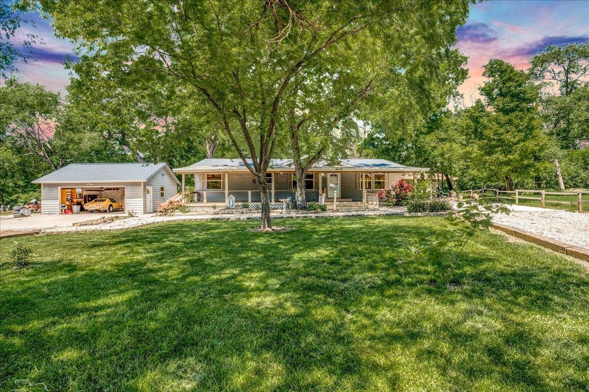 420 W Conyers Property Photo