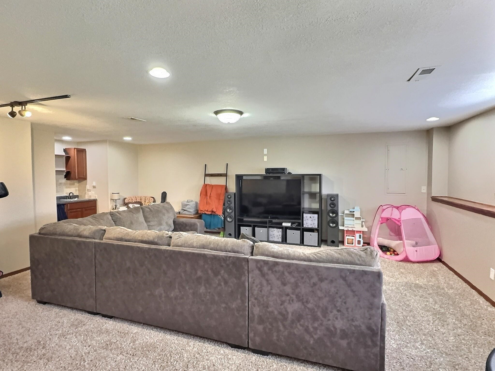 620 Goldspike Property Photo 21