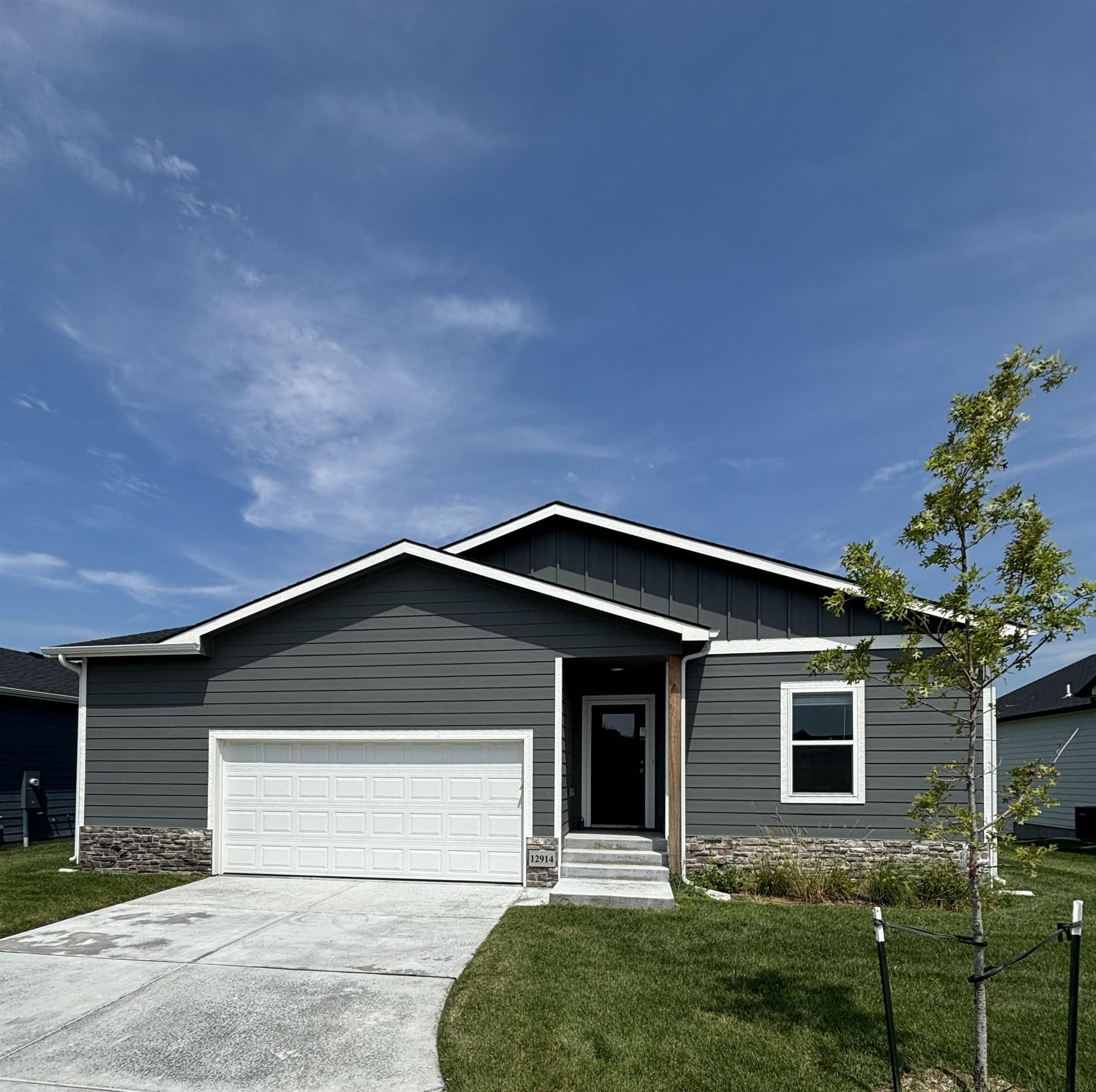 12914 E Equestrian St Property Photo 1