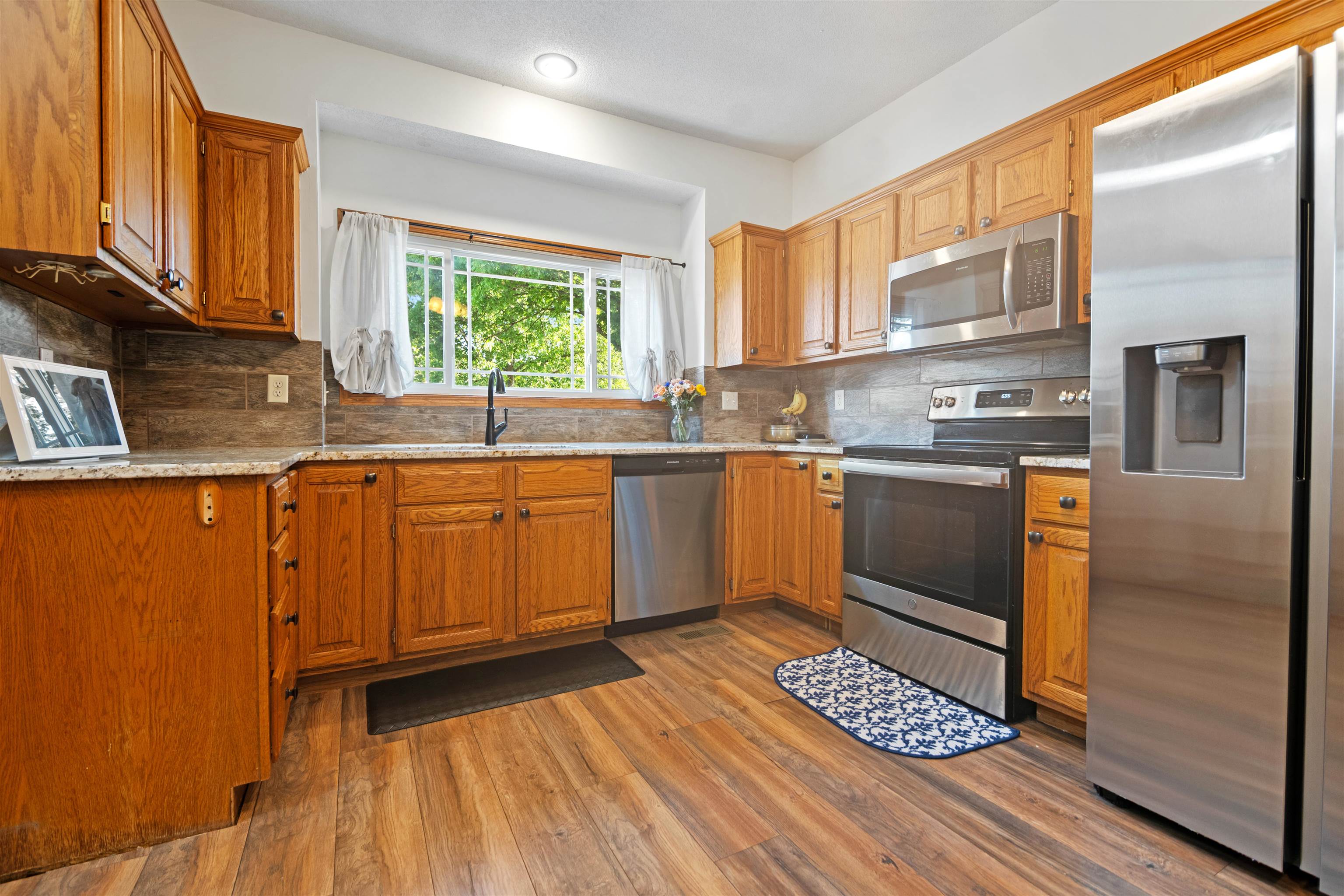 7715 W Barrington St Property Photo 10
