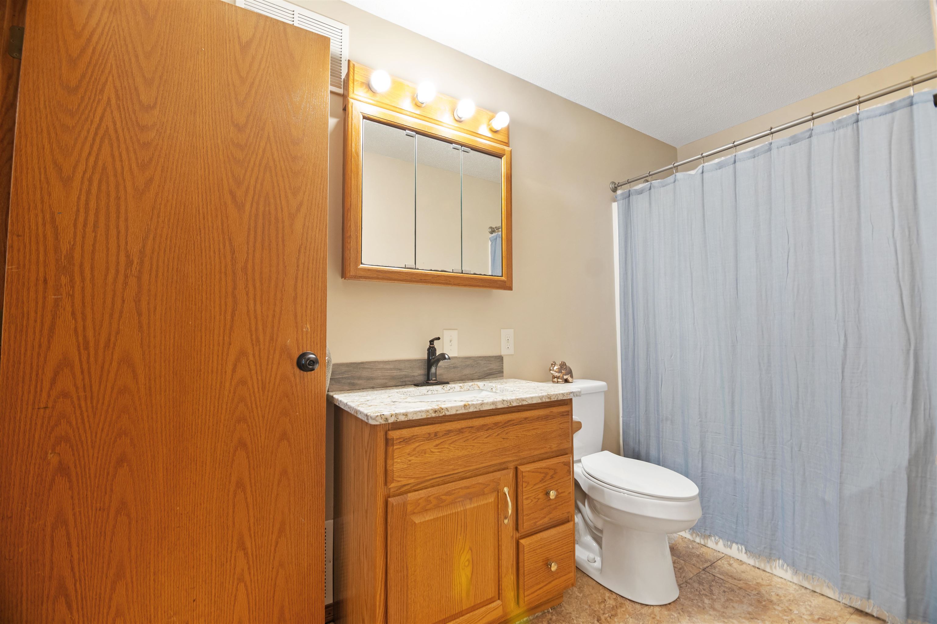 7715 W Barrington St Property Photo 23