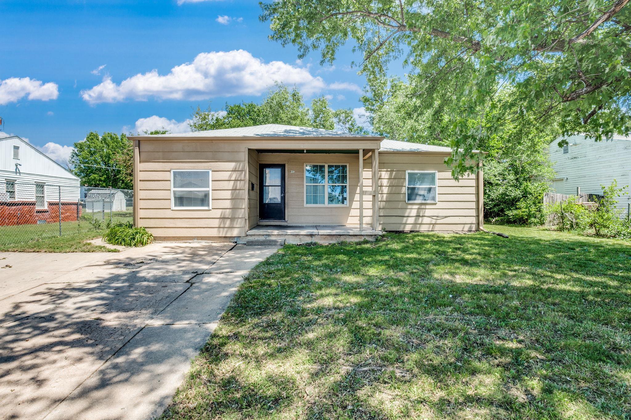 2518 N Grove St Property Photo