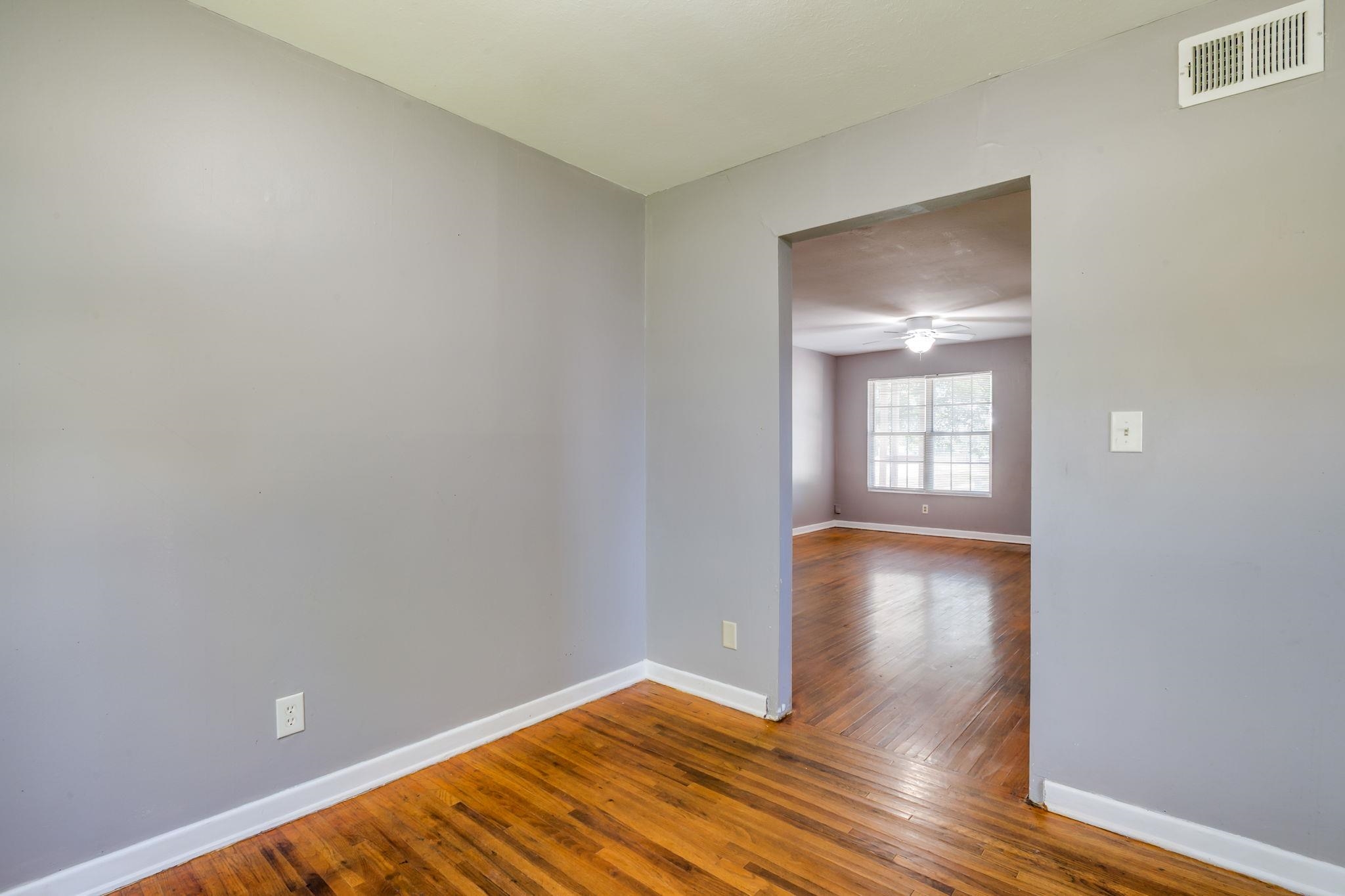2518 N Grove St Property Photo 8