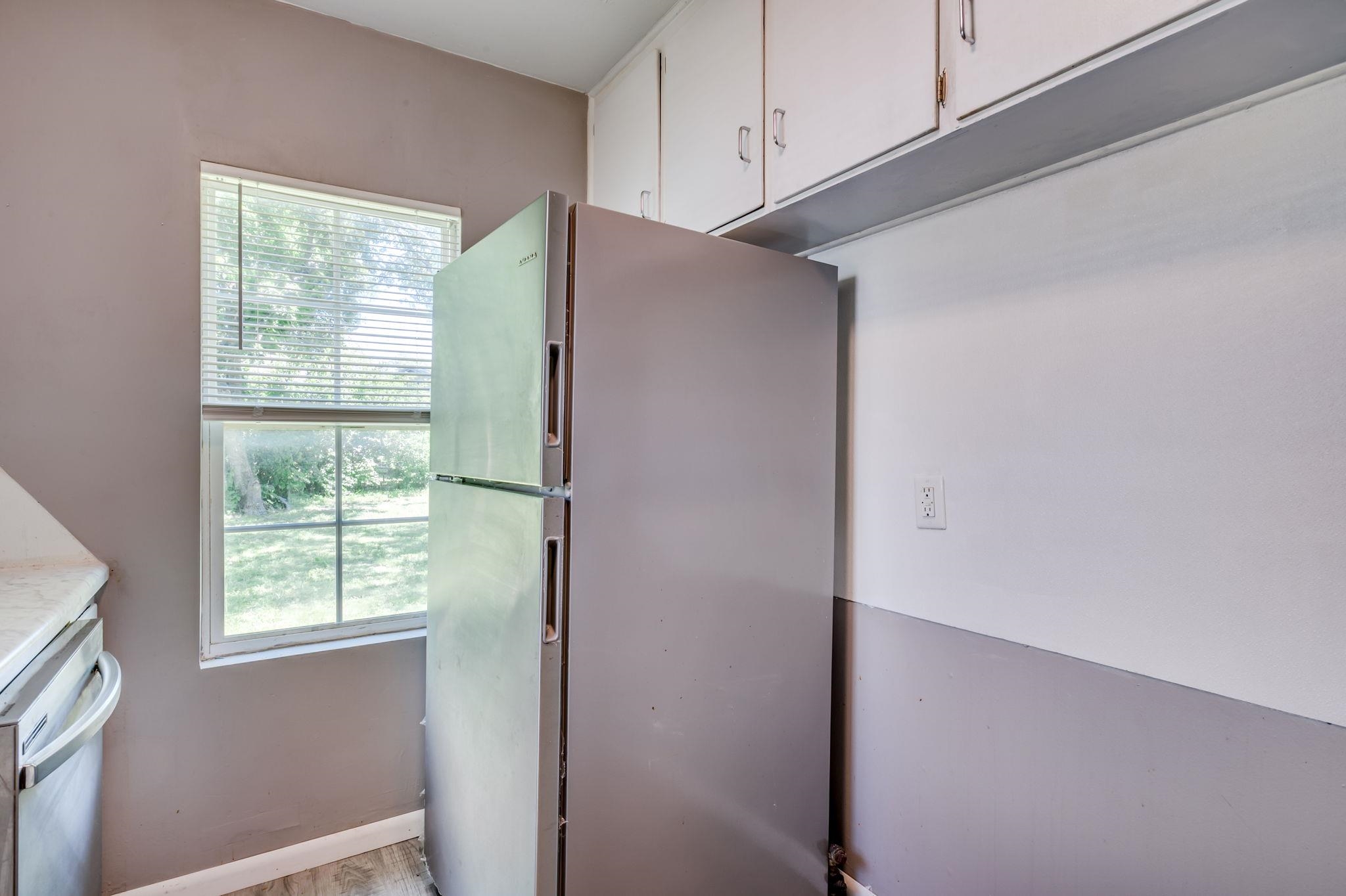 2518 N Grove St Property Photo 11