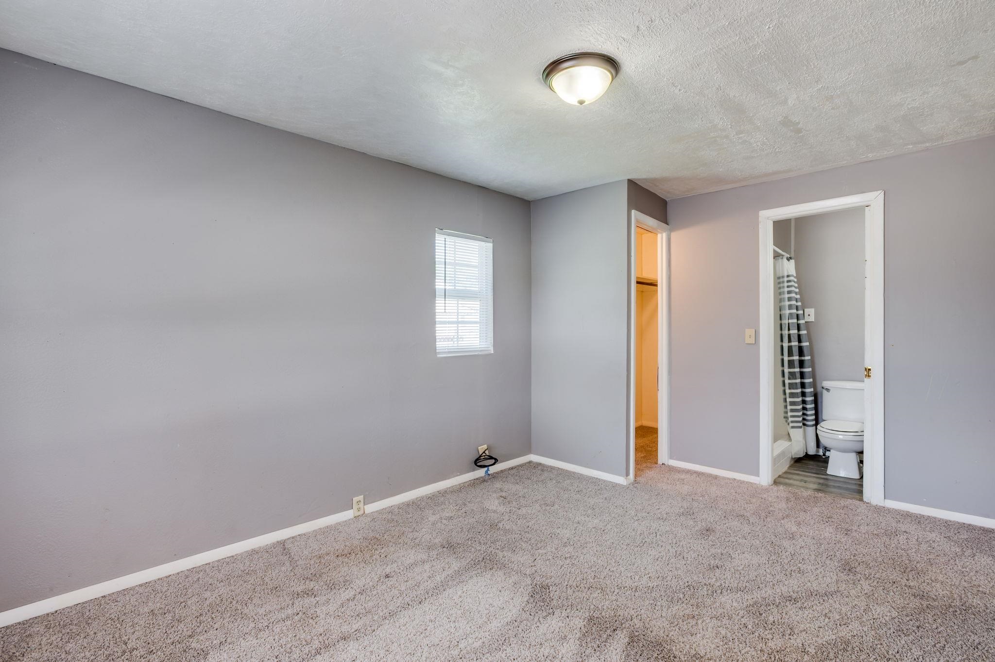 2518 N Grove St Property Photo 16