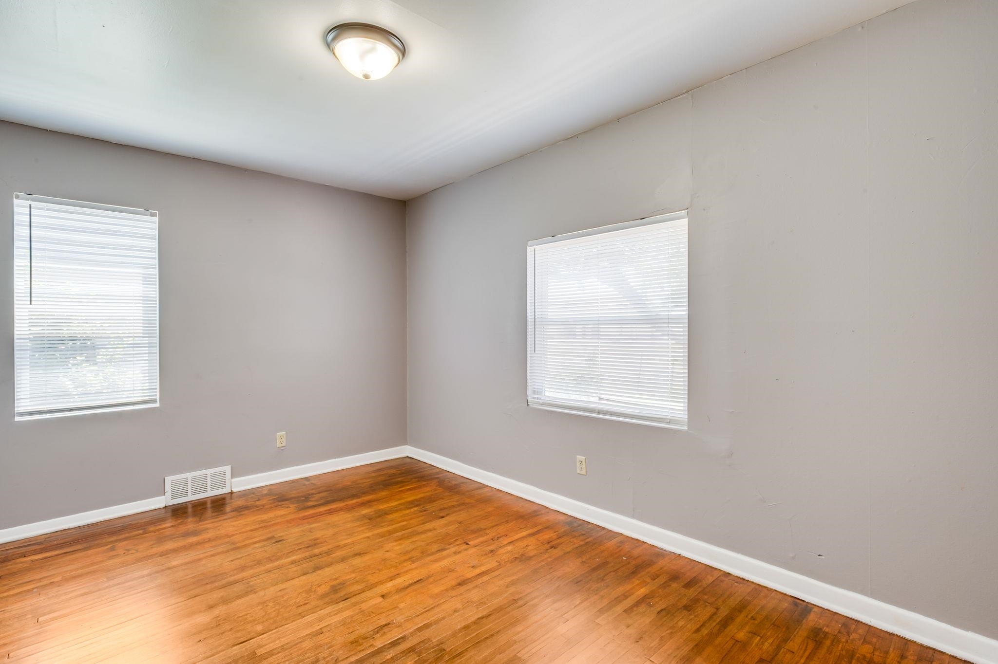 2518 N Grove St Property Photo 19