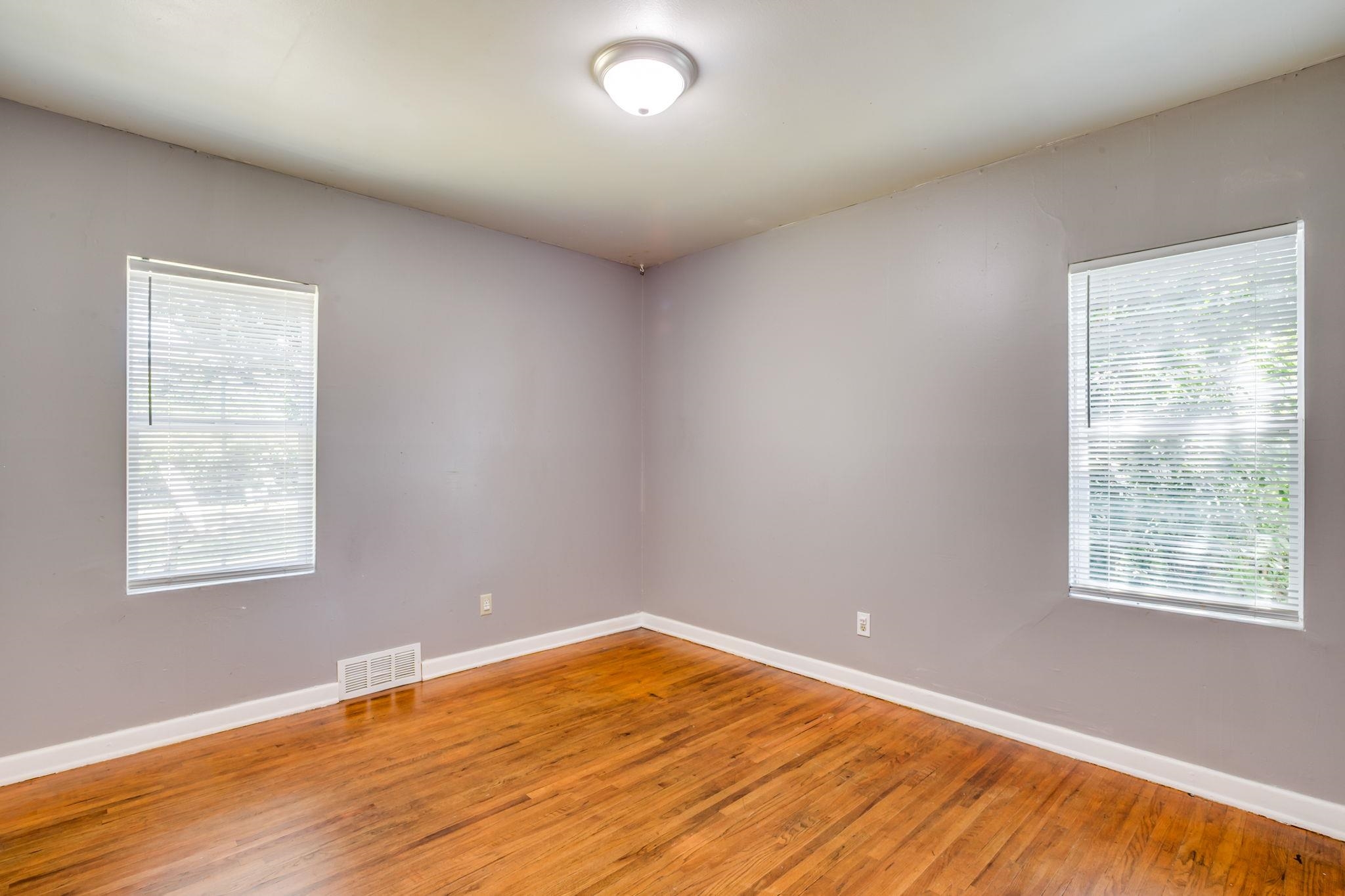 2518 N Grove St Property Photo 22