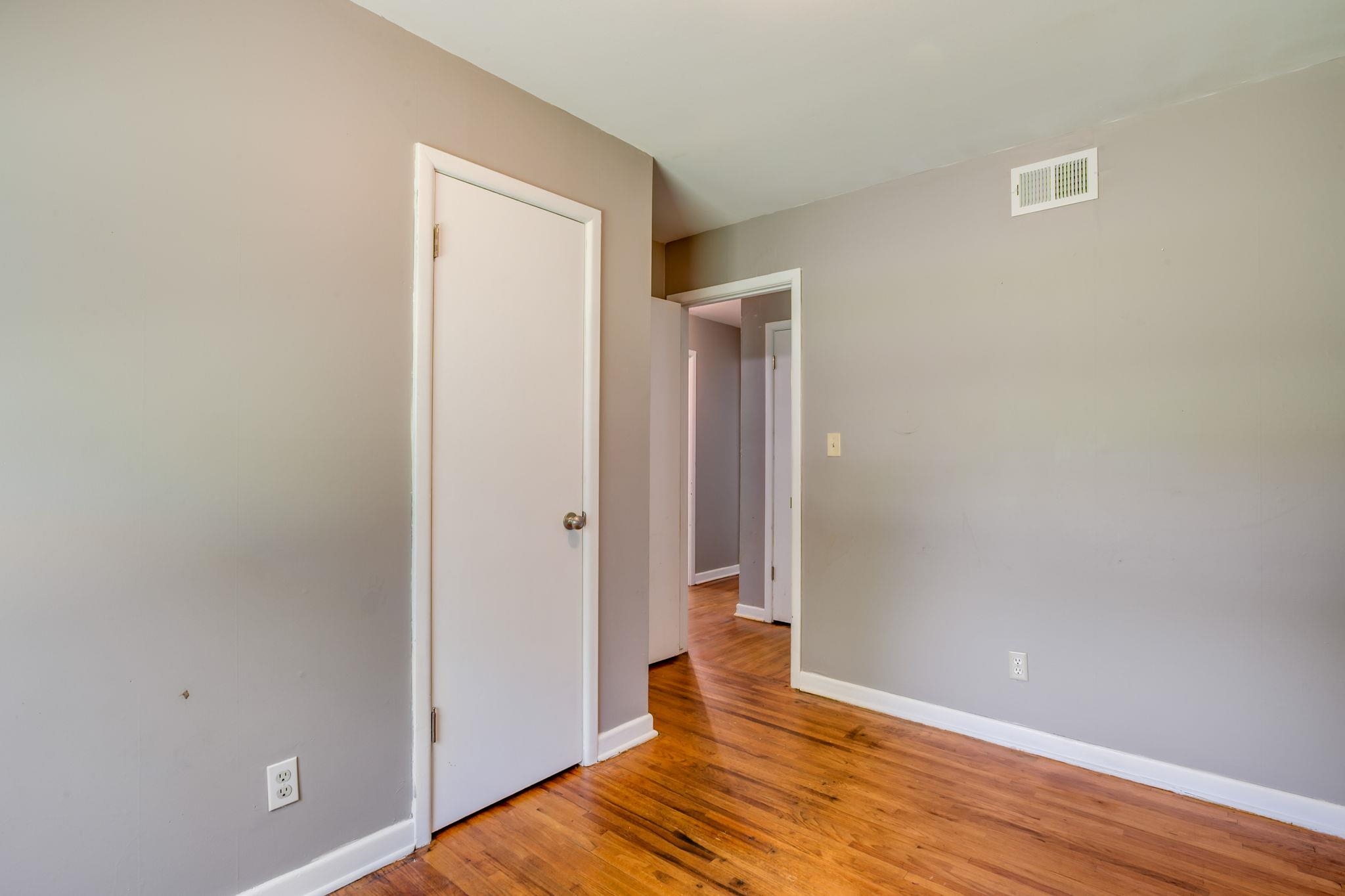 2518 N Grove St Property Photo 25