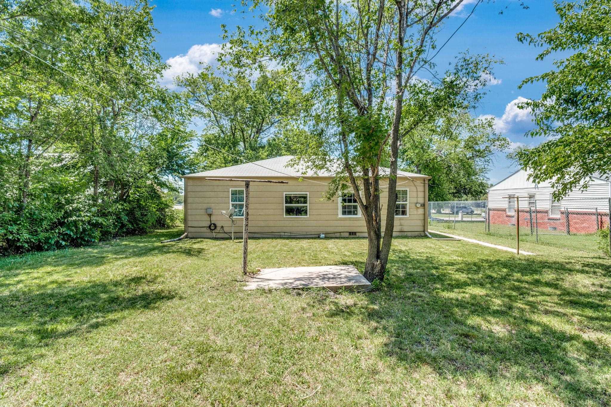 2518 N Grove St Property Photo 29