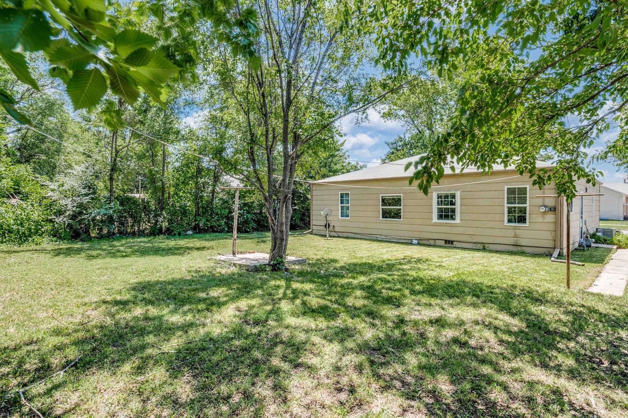 2518 N Grove St Property Photo 30