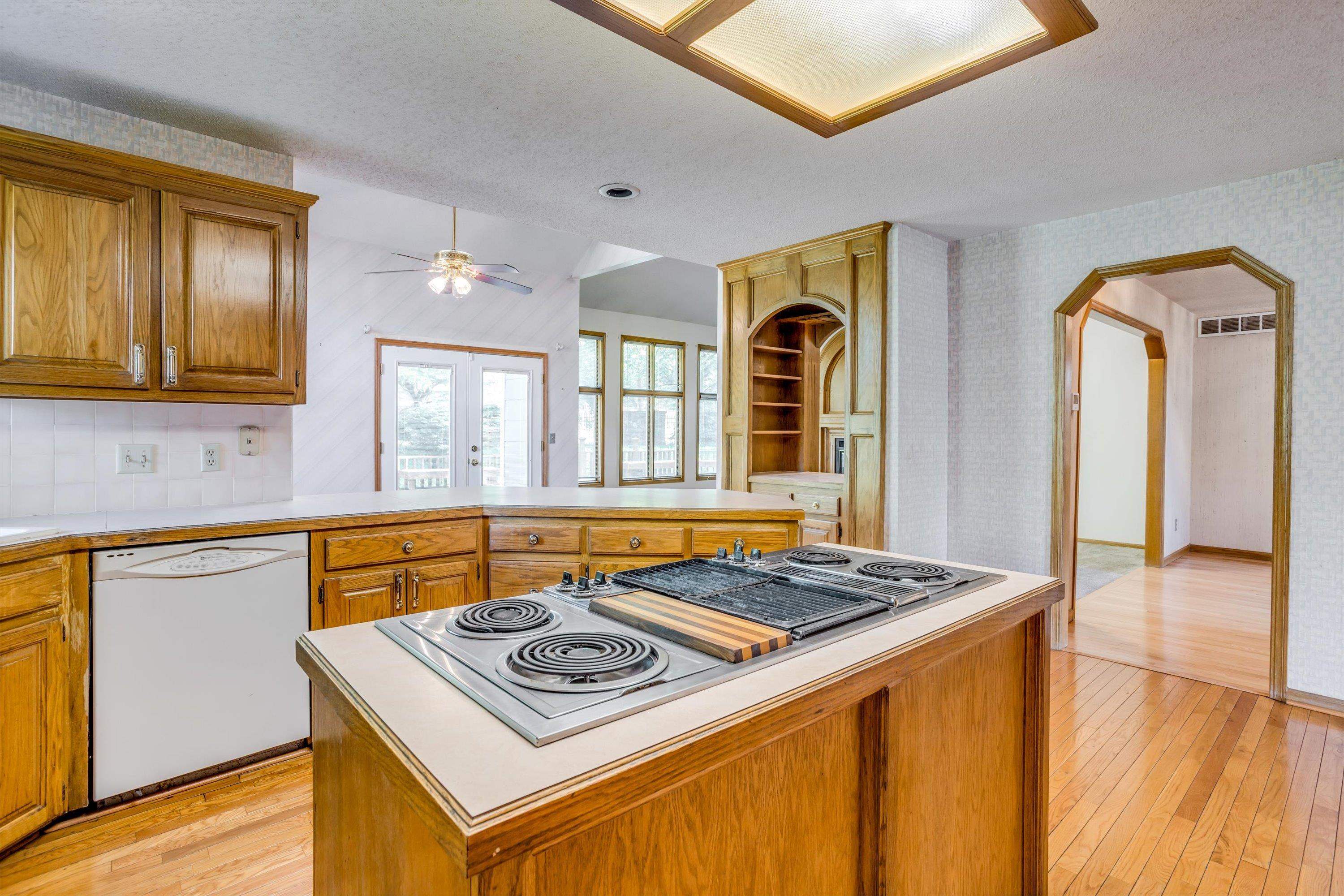 1355 N Cardington St Property Photo 10