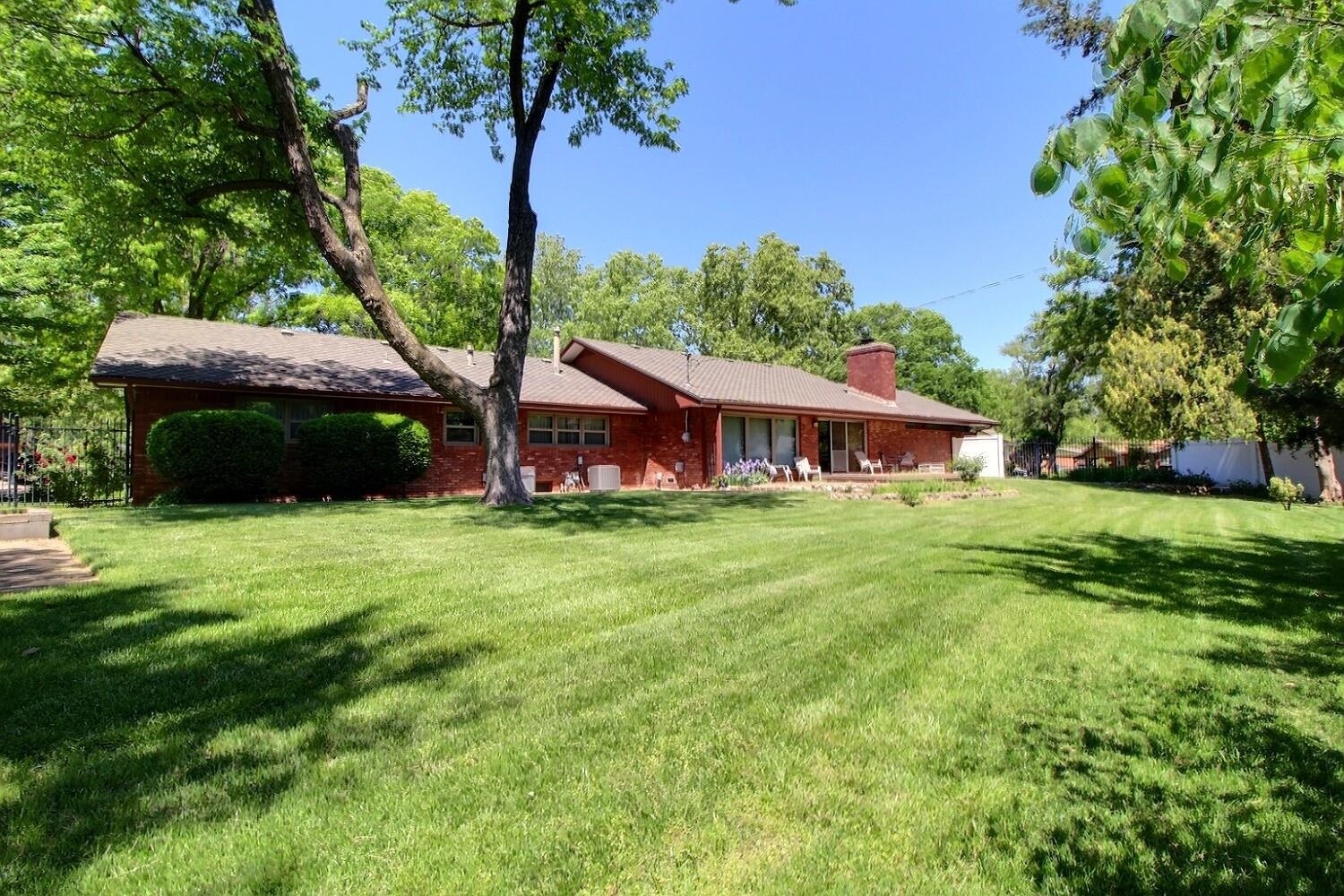 9711 W Par Ln Property Photo 34