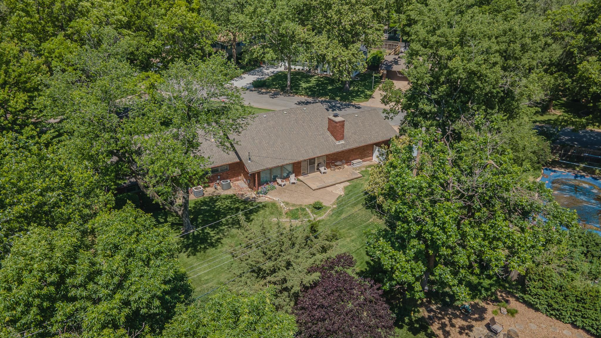 9711 W Par Ln Property Photo 36