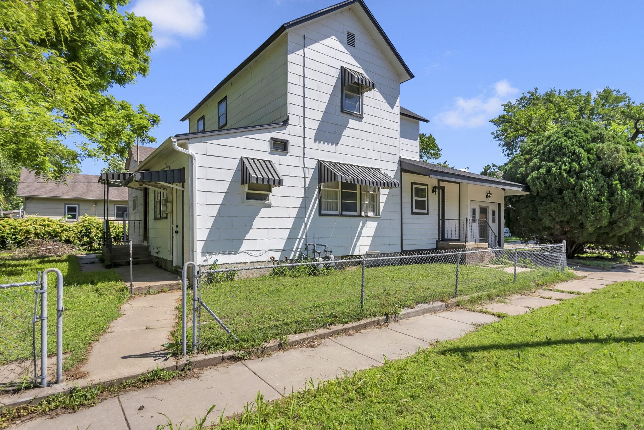 729 1/2 S Martinson St Property Photo 1