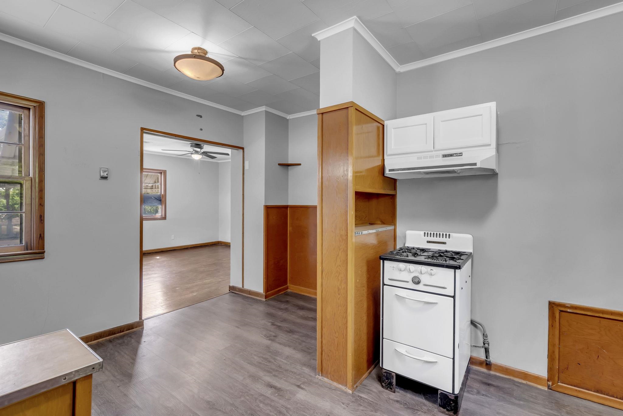 729 & 729 1/2 S Martinson St Property Photo 22
