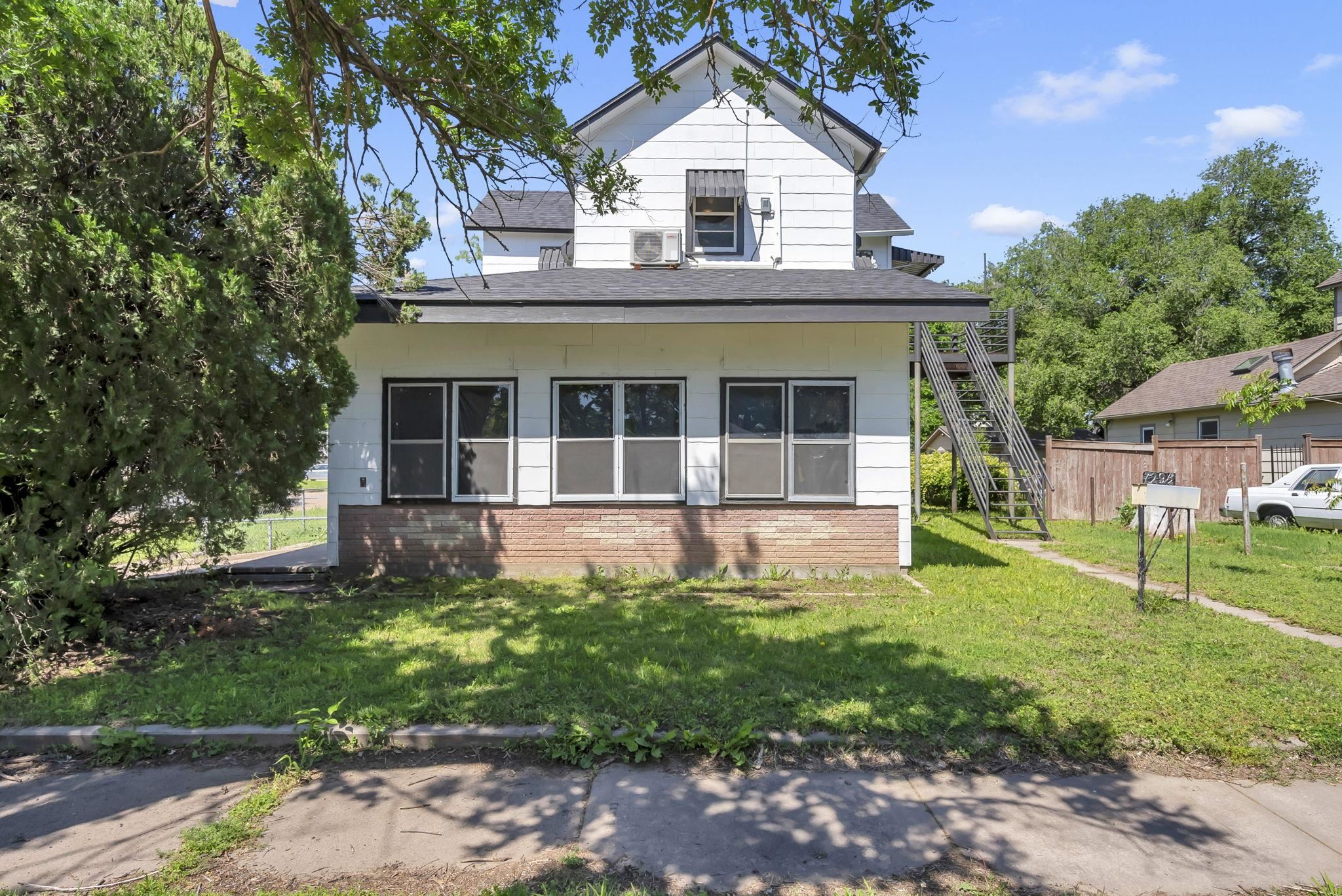 729 & 729 1/2 S Martinson St Property Photo 31