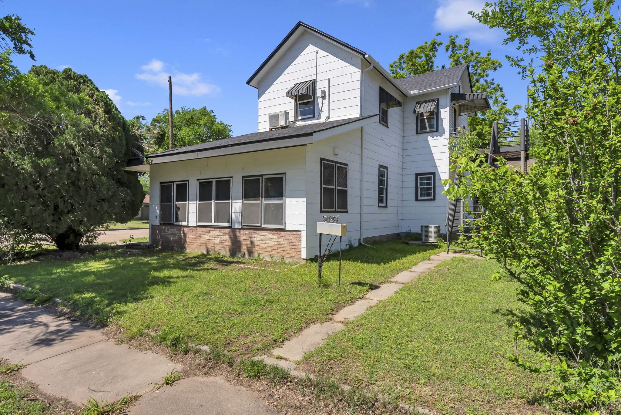 729 & 729 1/2 S Martinson St Property Photo 32