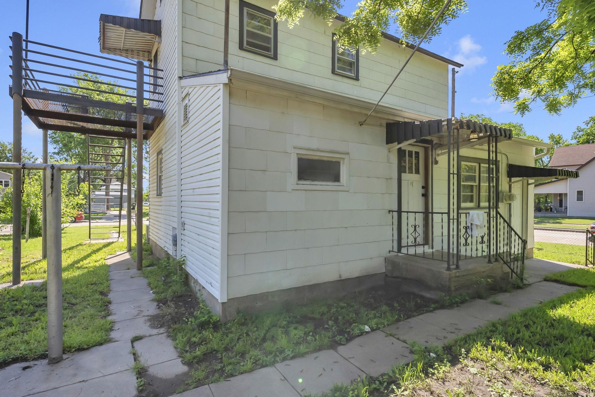 729 & 729 1/2 S Martinson St Property Photo 33